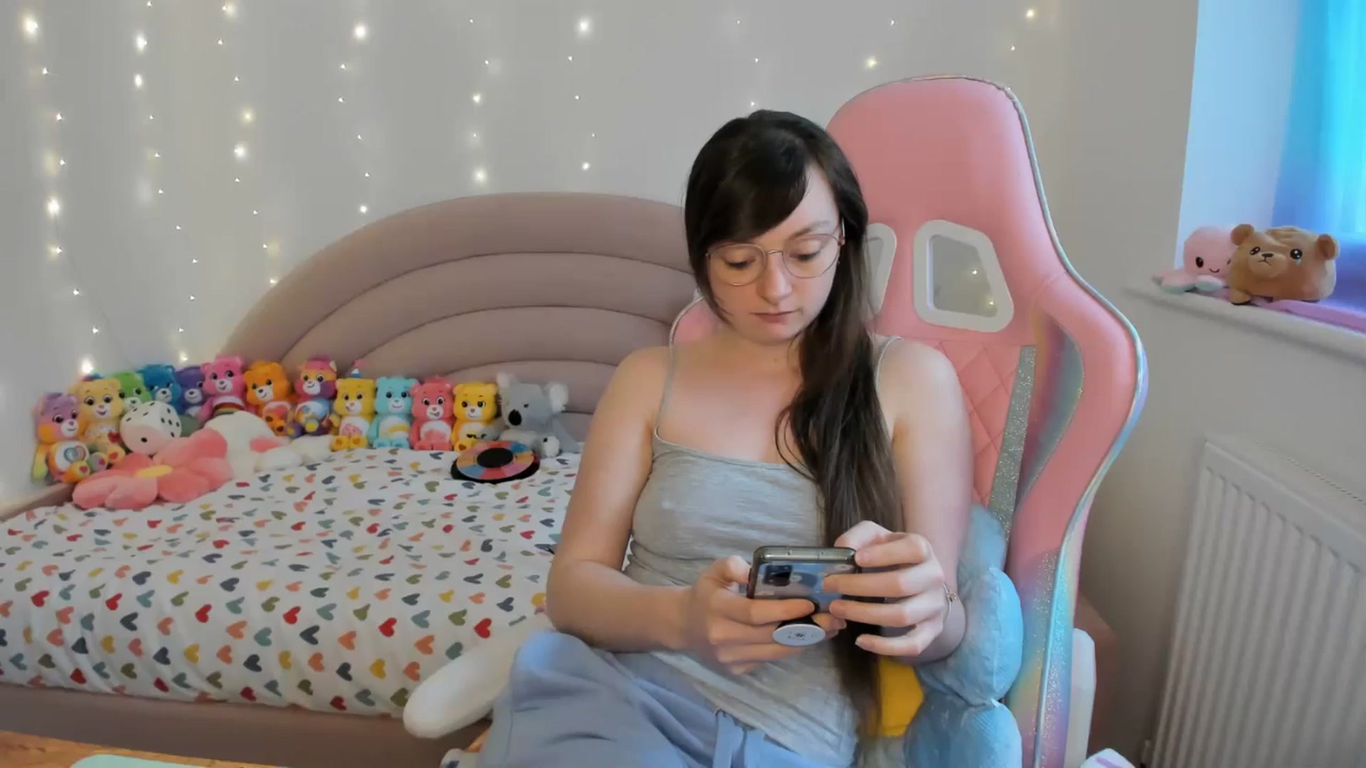 Gallery image thumbnail from JessieBear_'s myfreecams stream on, 04/26/2024, 17:02 image 14 of 20