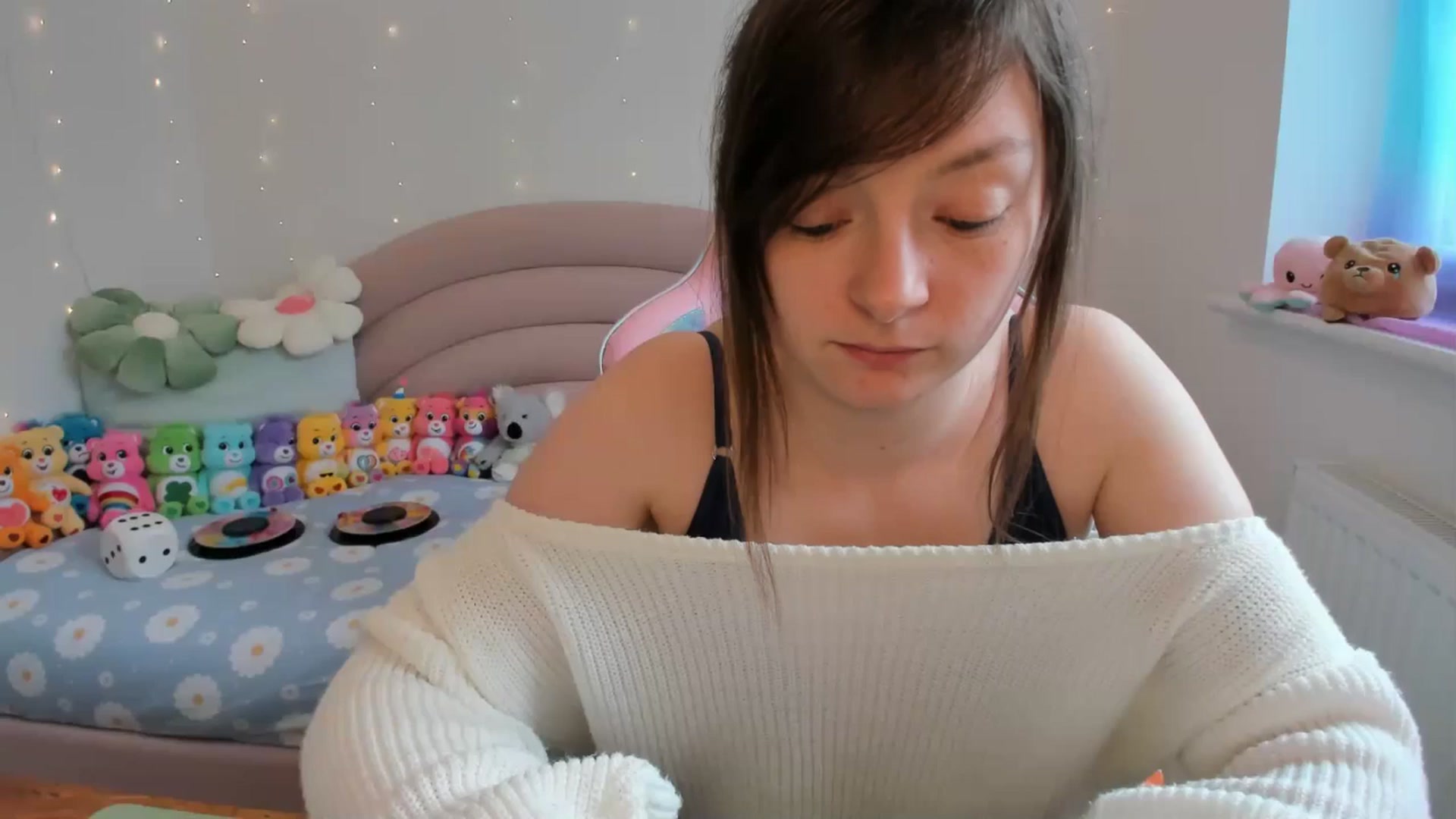 Gallery image thumbnail from JessieBear_'s myfreecams stream on, 04/29/2024, 16:12 image 3 of 20