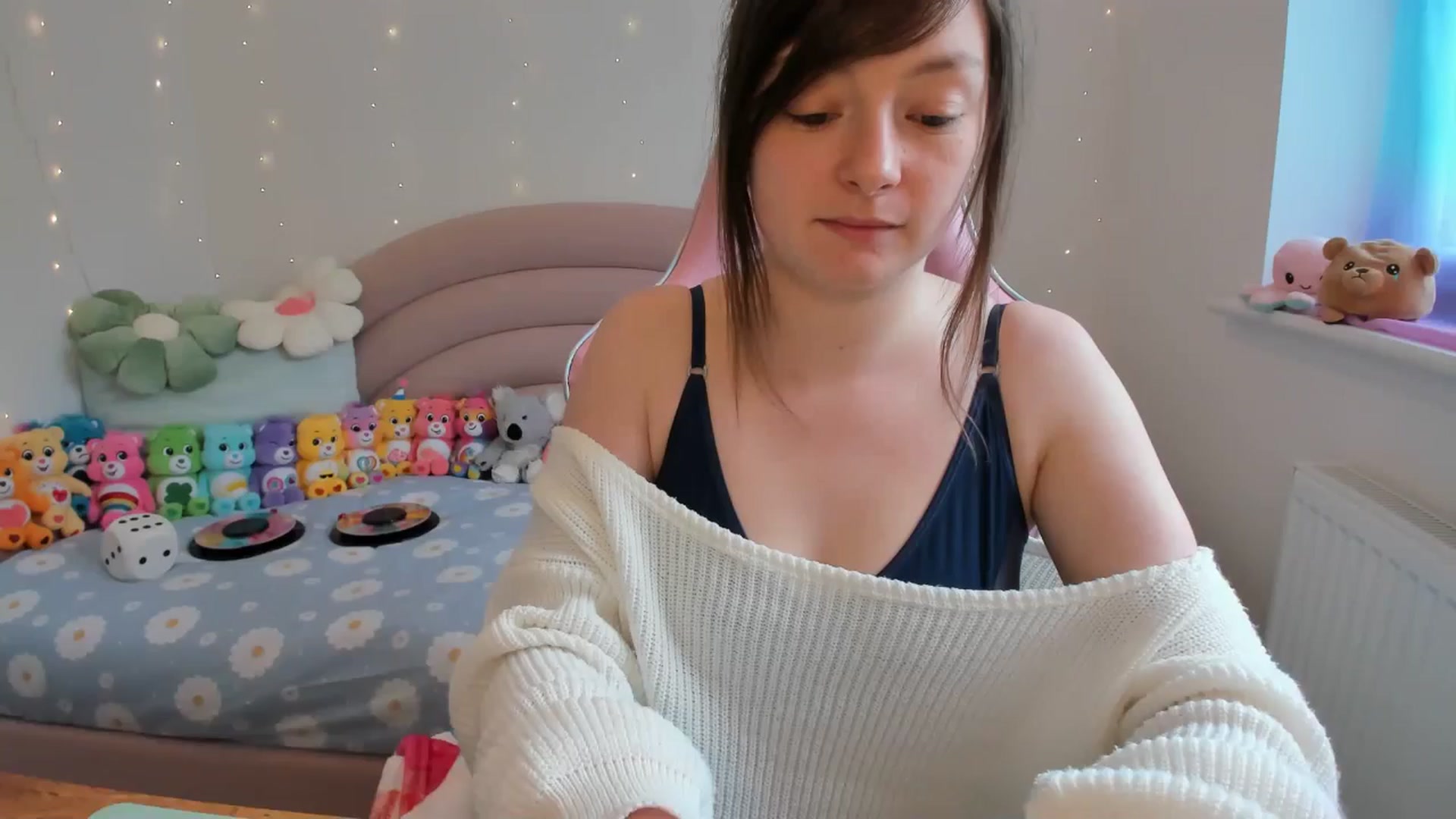 Gallery image thumbnail from JessieBear_'s myfreecams stream on, 04/29/2024, 16:12 image 15 of 20