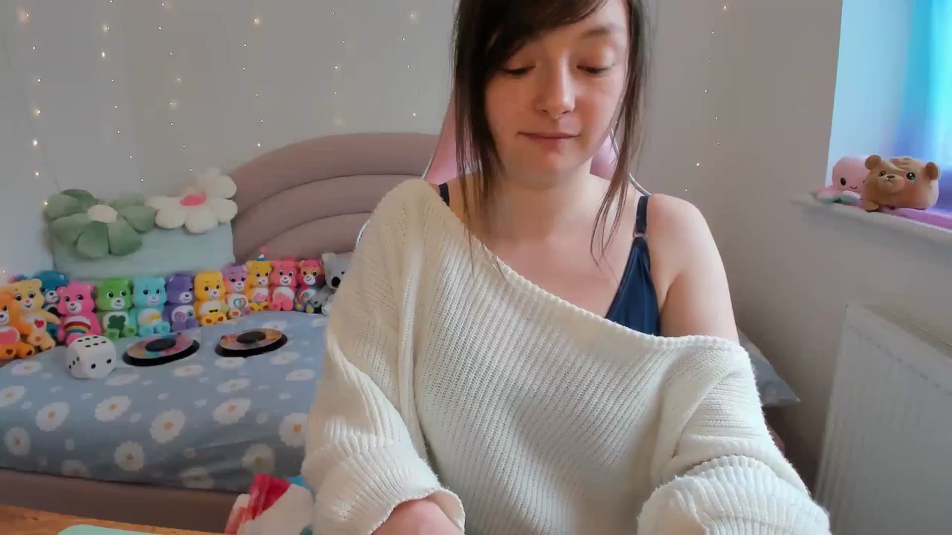 Gallery image thumbnail from JessieBear_'s myfreecams stream on, 04/29/2024, 16:12 image 14 of 20