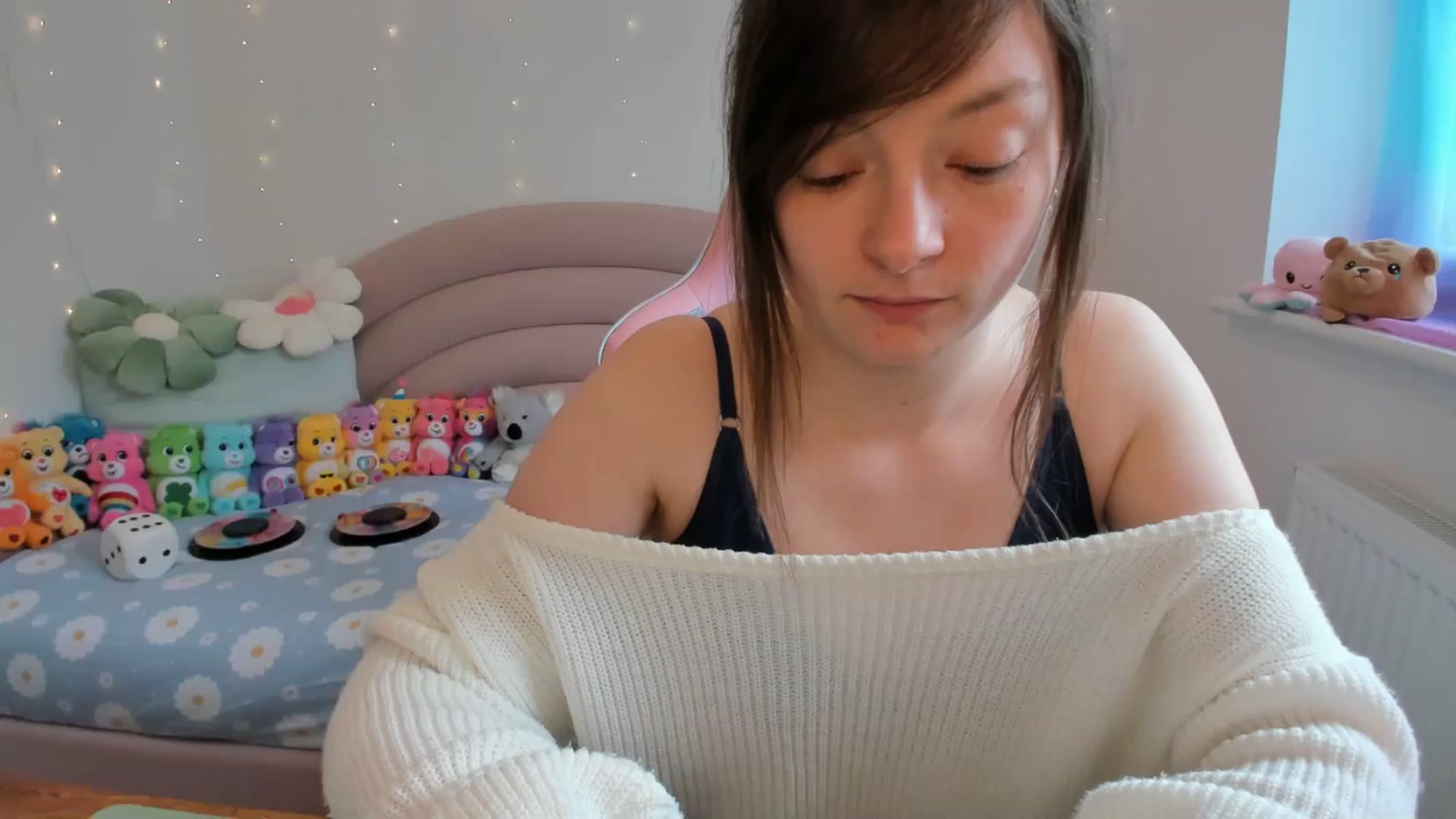 Gallery image thumbnail from JessieBear_'s myfreecams stream on, 04/29/2024, 16:12 image 2 of 20