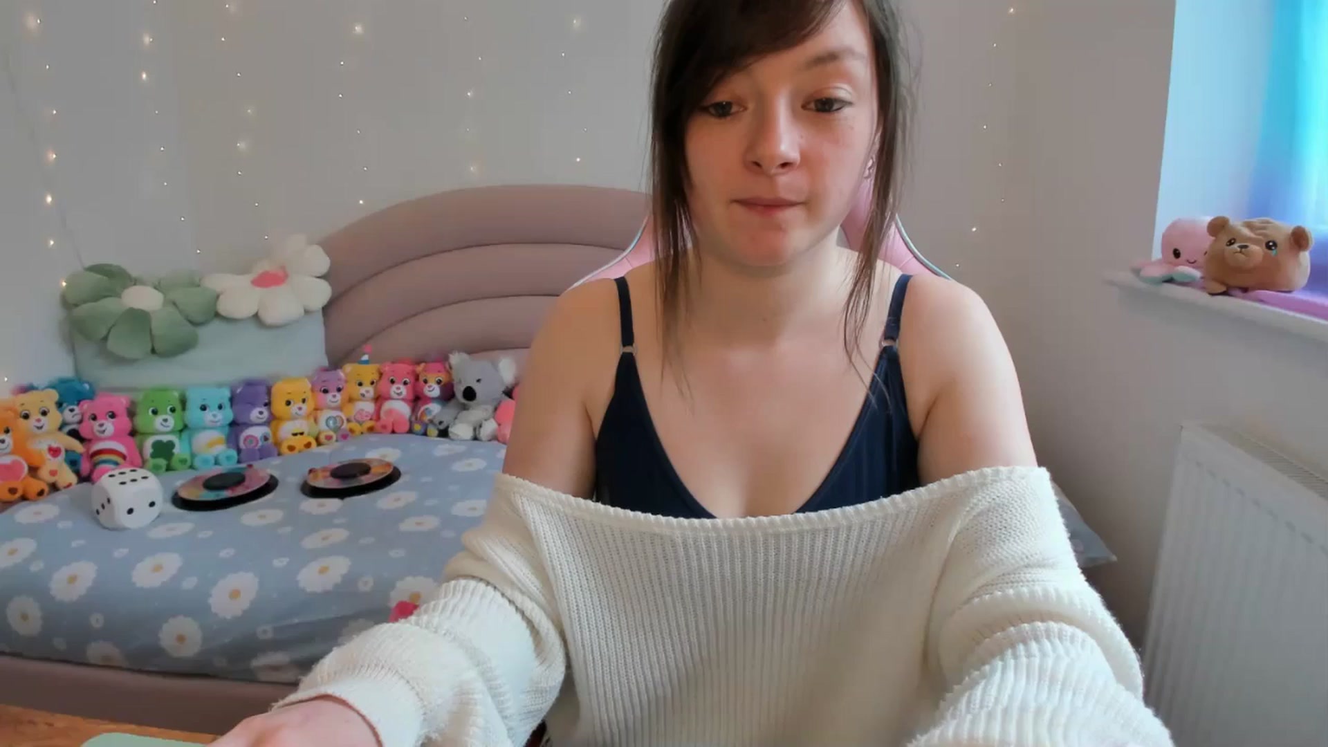 Gallery image thumbnail from JessieBear_'s myfreecams stream on, 04/29/2024, 16:12 image 1 of 20