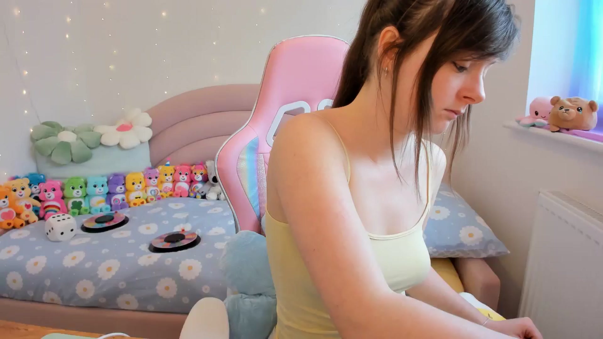 Gallery image thumbnail from JessieBear_'s myfreecams stream on, 04/30/2024, 13:54 image 8 of 20