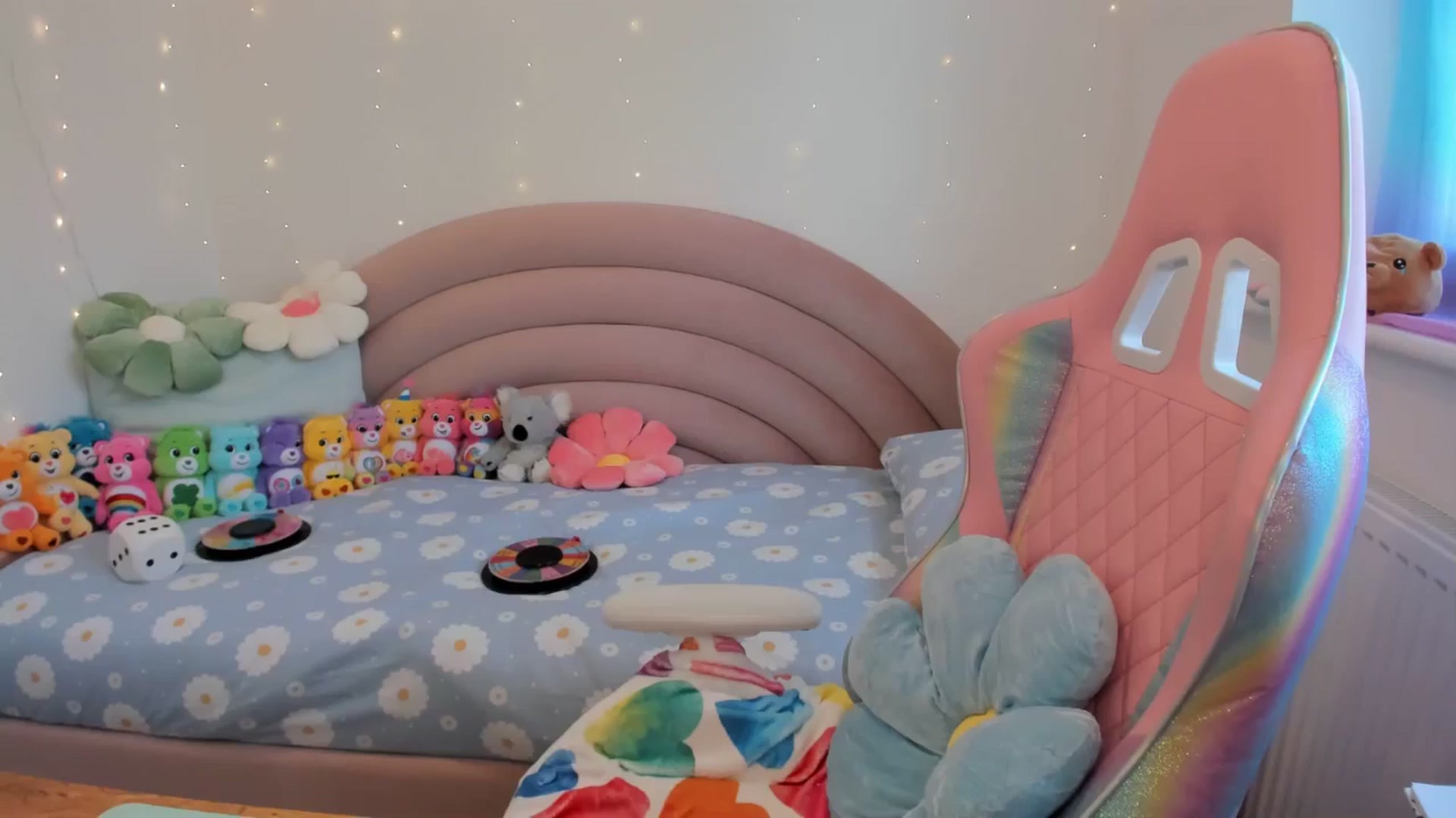 Gallery image thumbnail from JessieBear_'s myfreecams stream on, 04/30/2024, 17:28 image 5 of 20