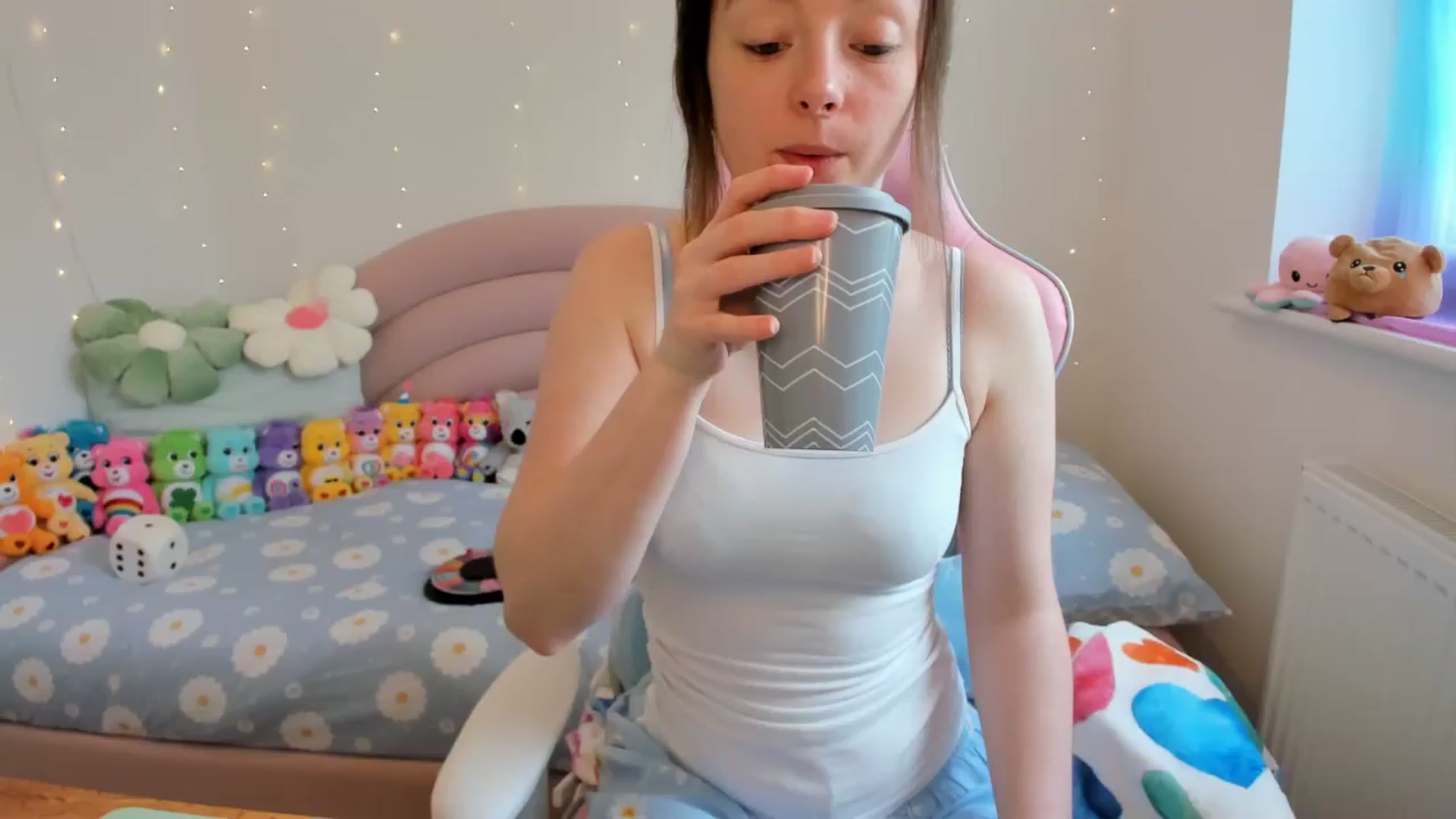 Gallery image thumbnail from JessieBear_'s myfreecams stream on, 05/02/2024, 13:46 image 10 of 20