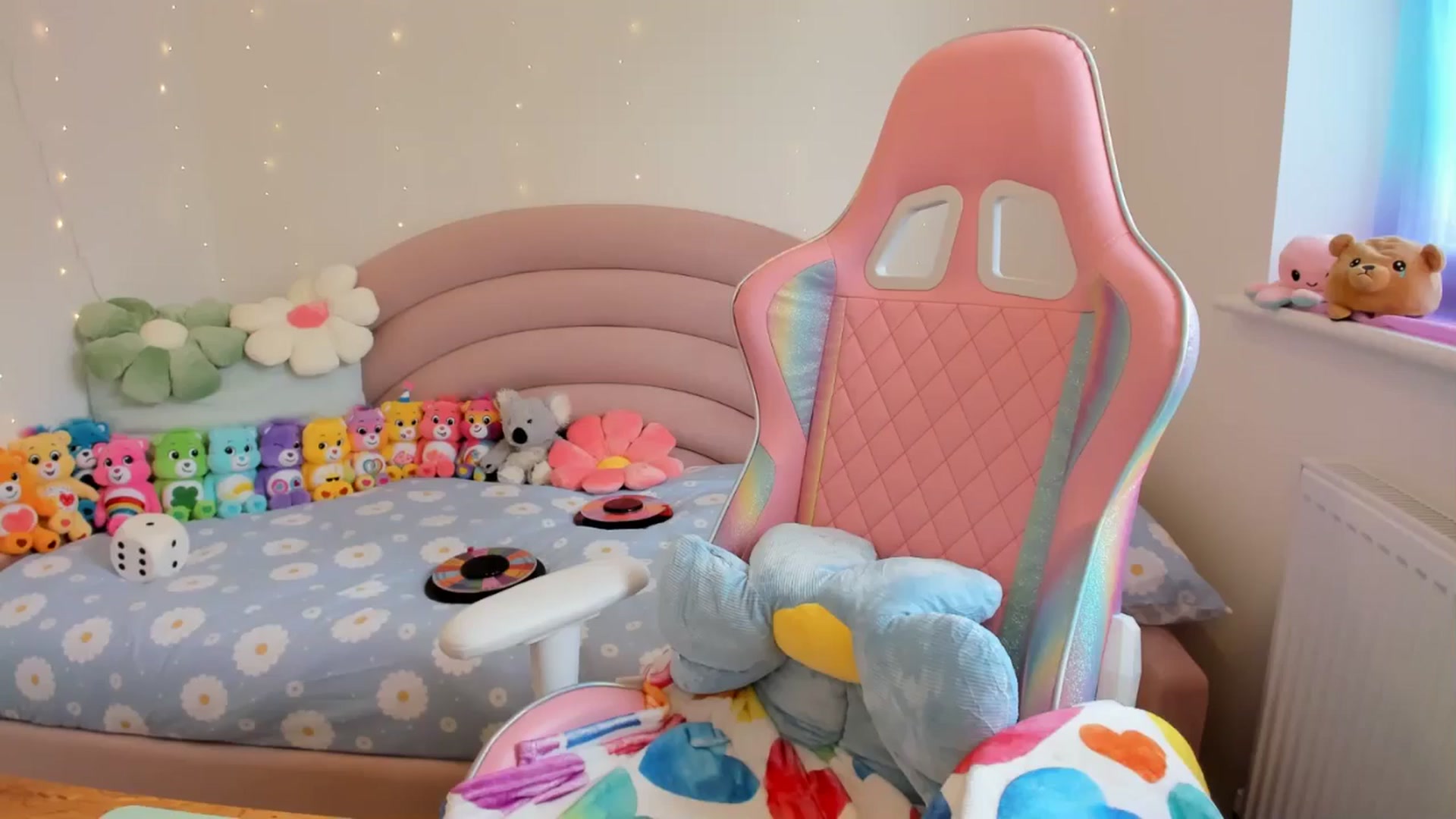 Gallery image thumbnail from JessieBear_'s myfreecams stream on, 05/02/2024, 13:46 image 13 of 20