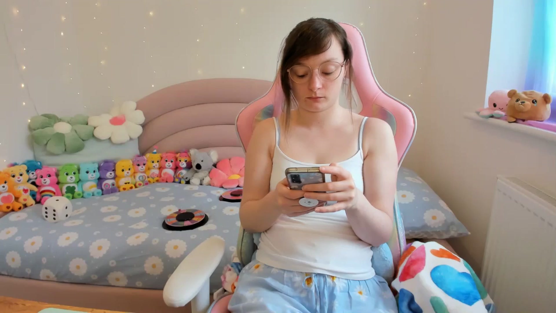 Gallery image thumbnail from JessieBear_'s myfreecams stream on, 05/02/2024, 13:46 image 16 of 20