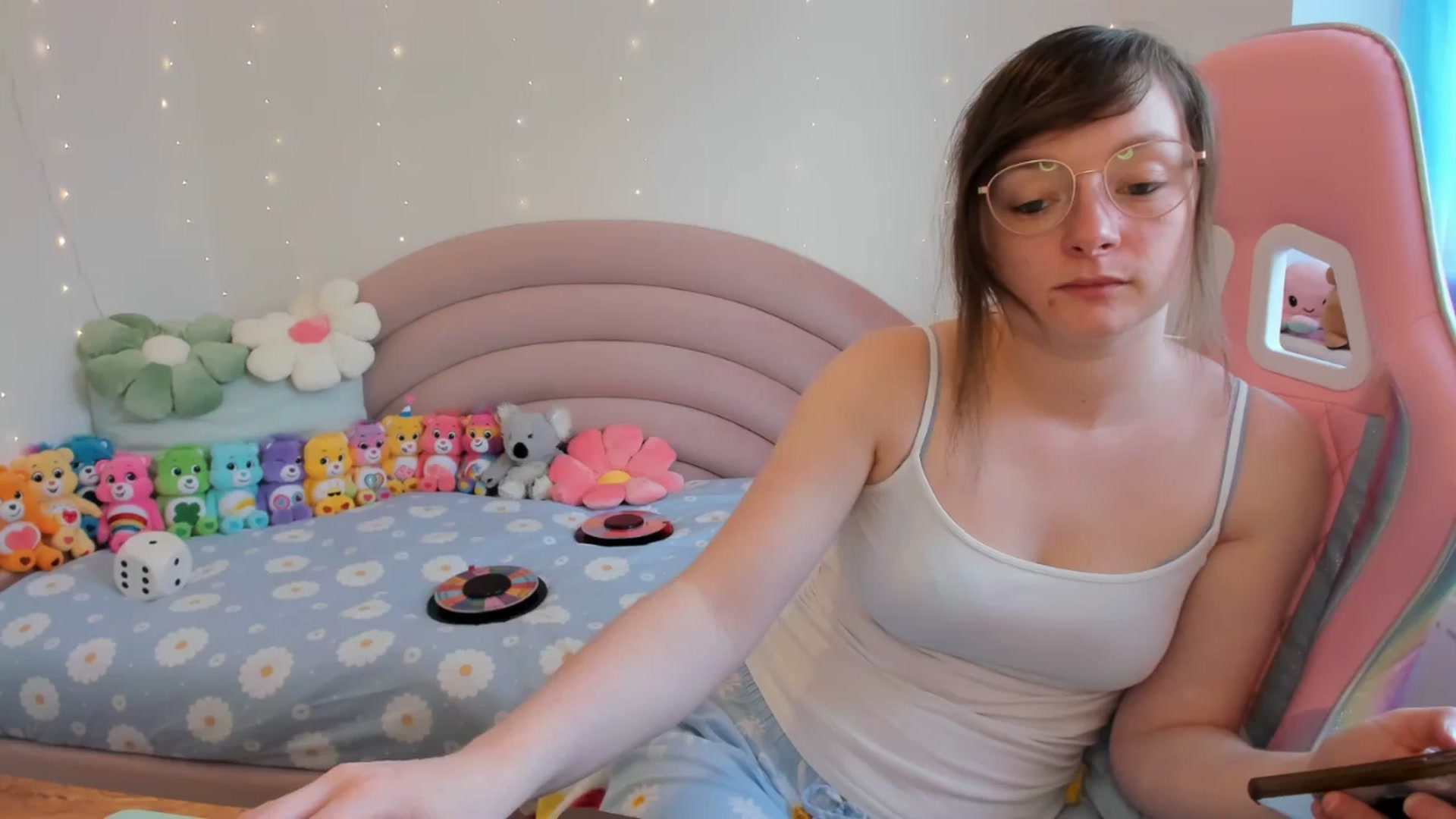 Gallery image thumbnail from JessieBear_'s myfreecams stream on, 05/02/2024, 14:18 image 10 of 20