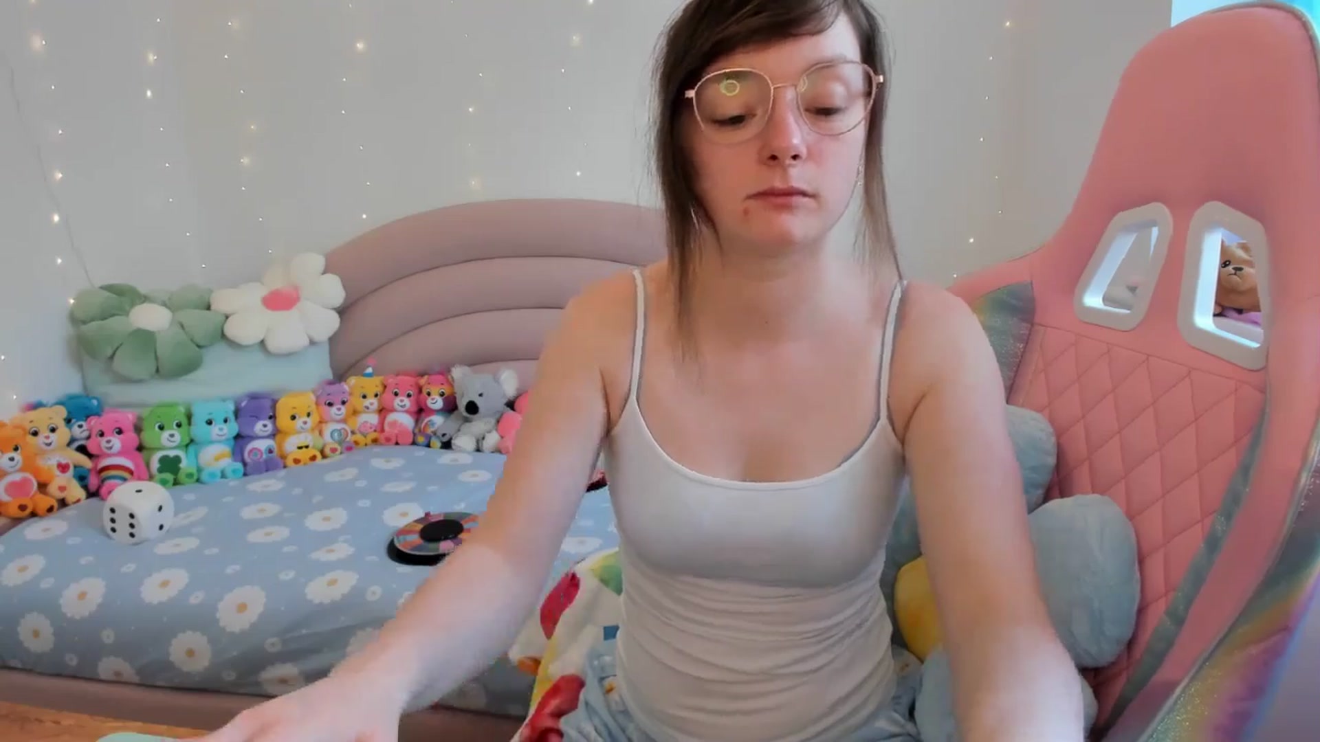 Gallery image thumbnail from JessieBear_'s myfreecams stream on, 05/02/2024, 14:18 image 15 of 20
