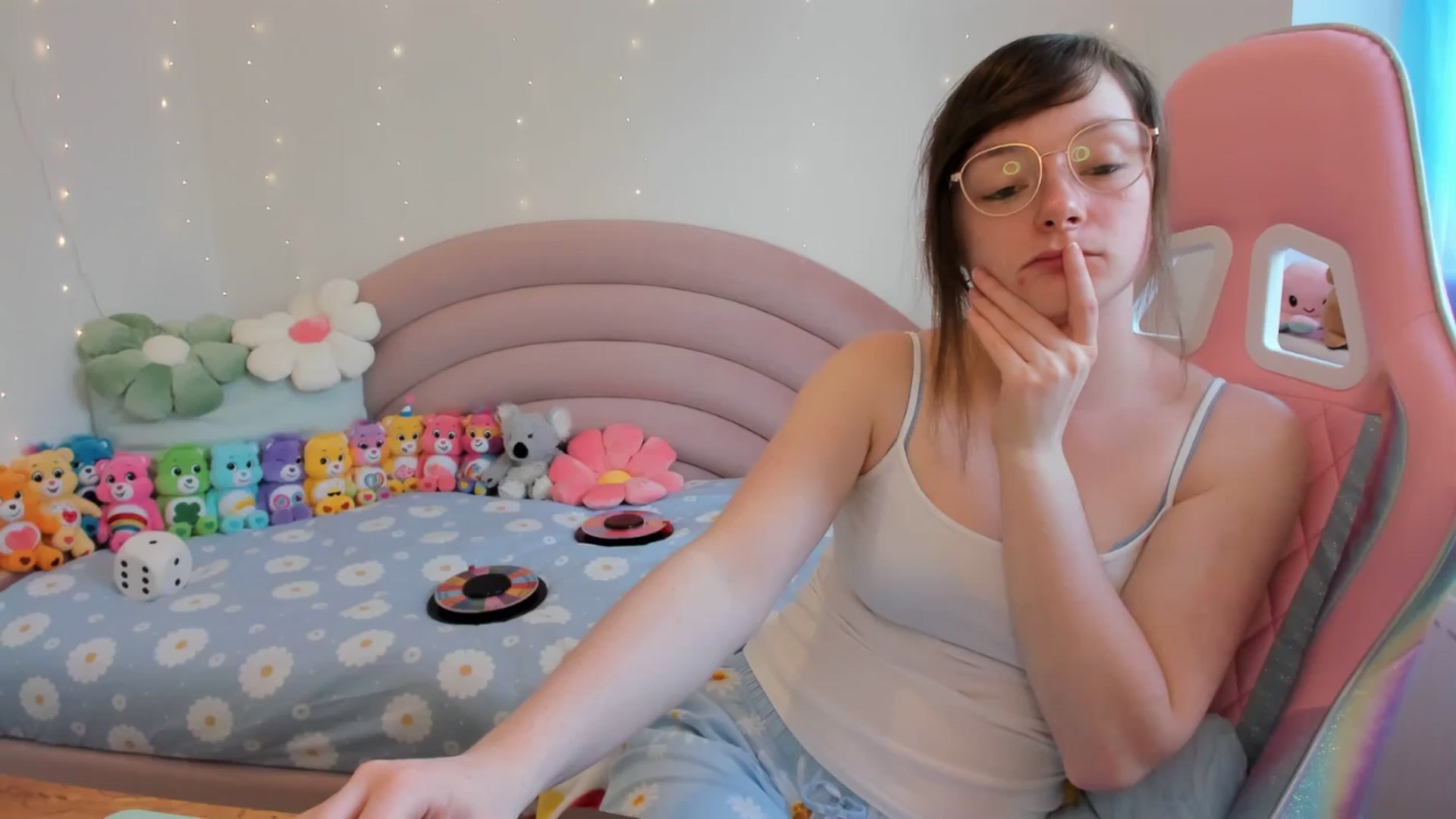 Gallery image thumbnail from JessieBear_'s myfreecams stream on, 05/02/2024, 14:18 image 11 of 20
