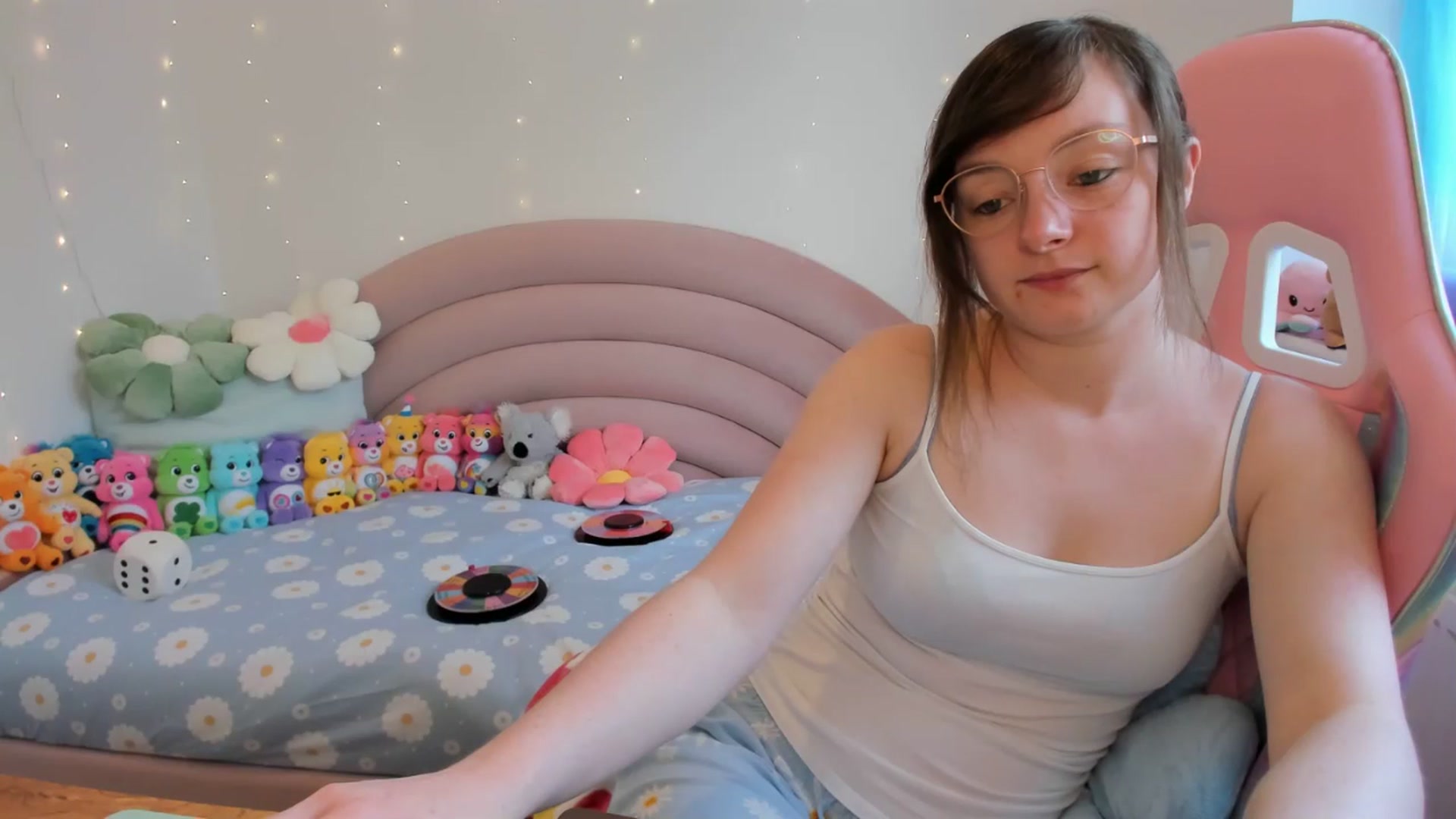 Gallery image thumbnail from JessieBear_'s myfreecams stream on, 05/02/2024, 14:18 image 4 of 20
