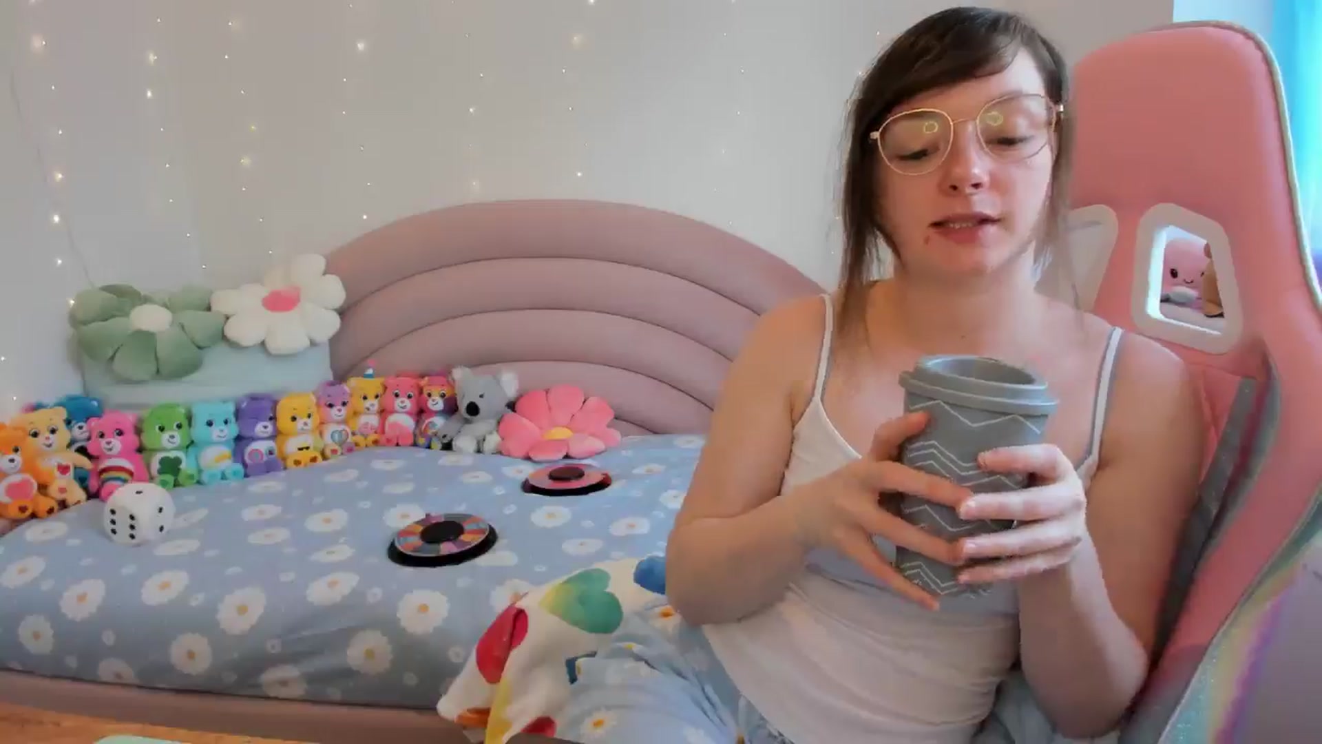 Gallery image thumbnail from JessieBear_'s myfreecams stream on, 05/02/2024, 14:18 image 8 of 20