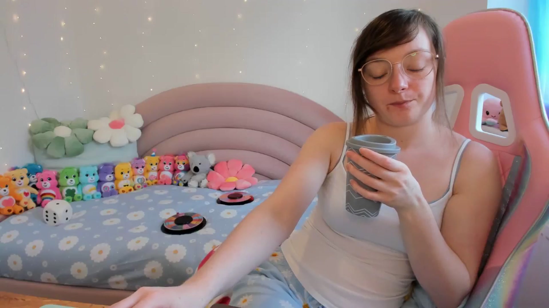 Gallery image thumbnail from JessieBear_'s myfreecams stream on, 05/02/2024, 14:18 image 6 of 20