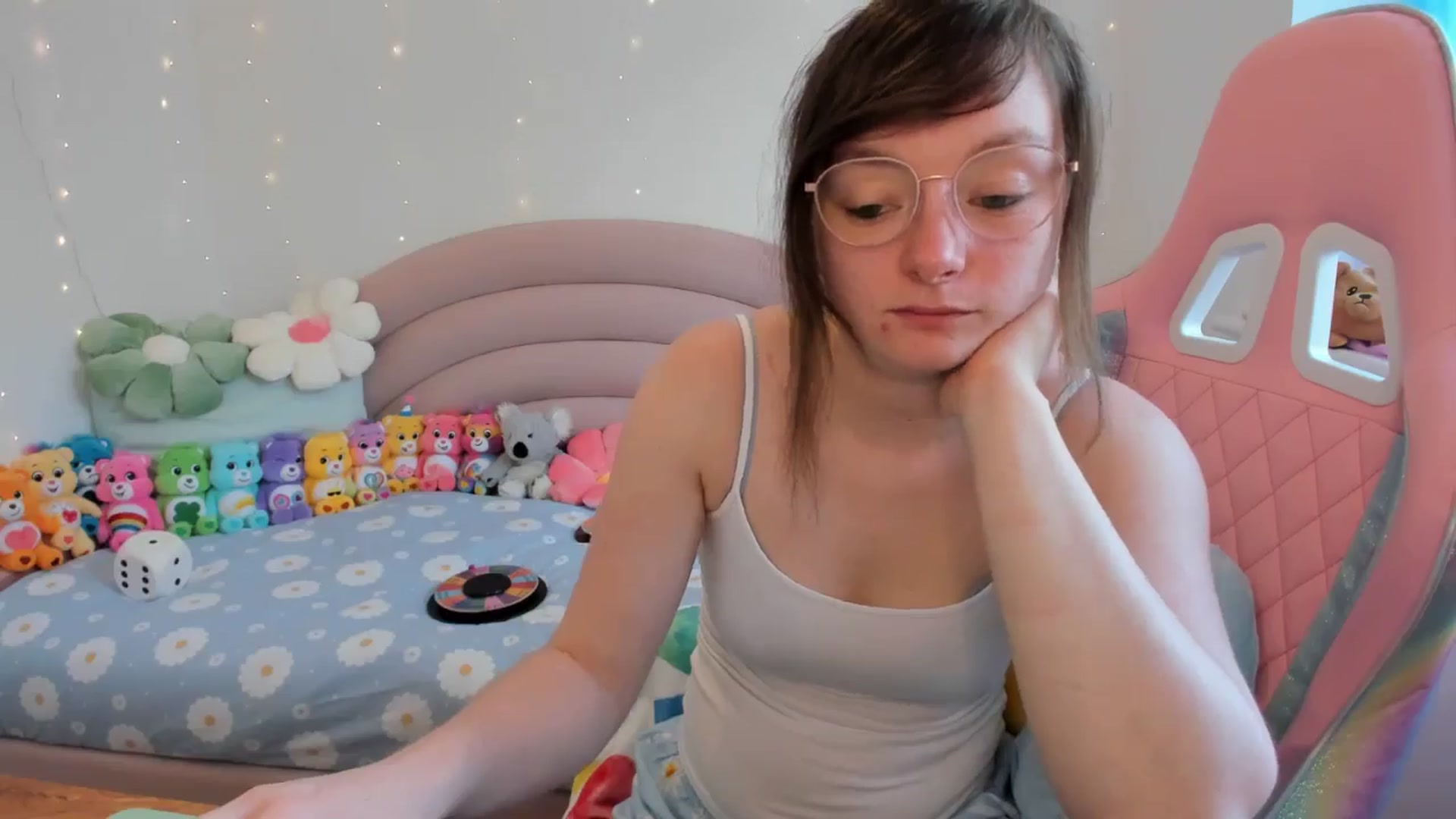 Gallery image thumbnail from JessieBear_'s myfreecams stream on, 05/02/2024, 14:18 image 17 of 20