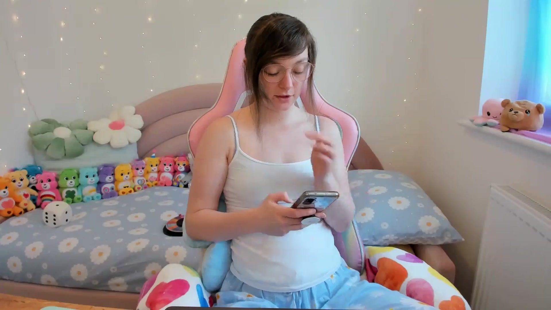 Gallery image thumbnail from JessieBear_'s myfreecams stream on, 05/02/2024, 15:04 image 17 of 20