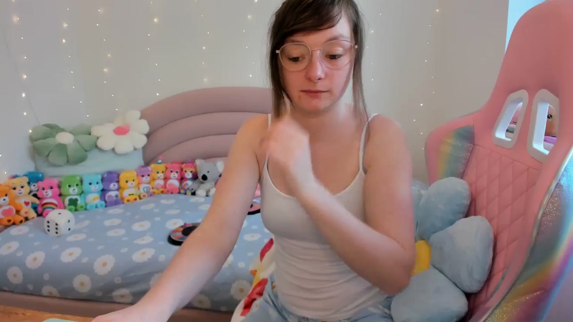 Gallery image thumbnail from JessieBear_'s myfreecams stream on, 05/02/2024, 15:04 image 4 of 20