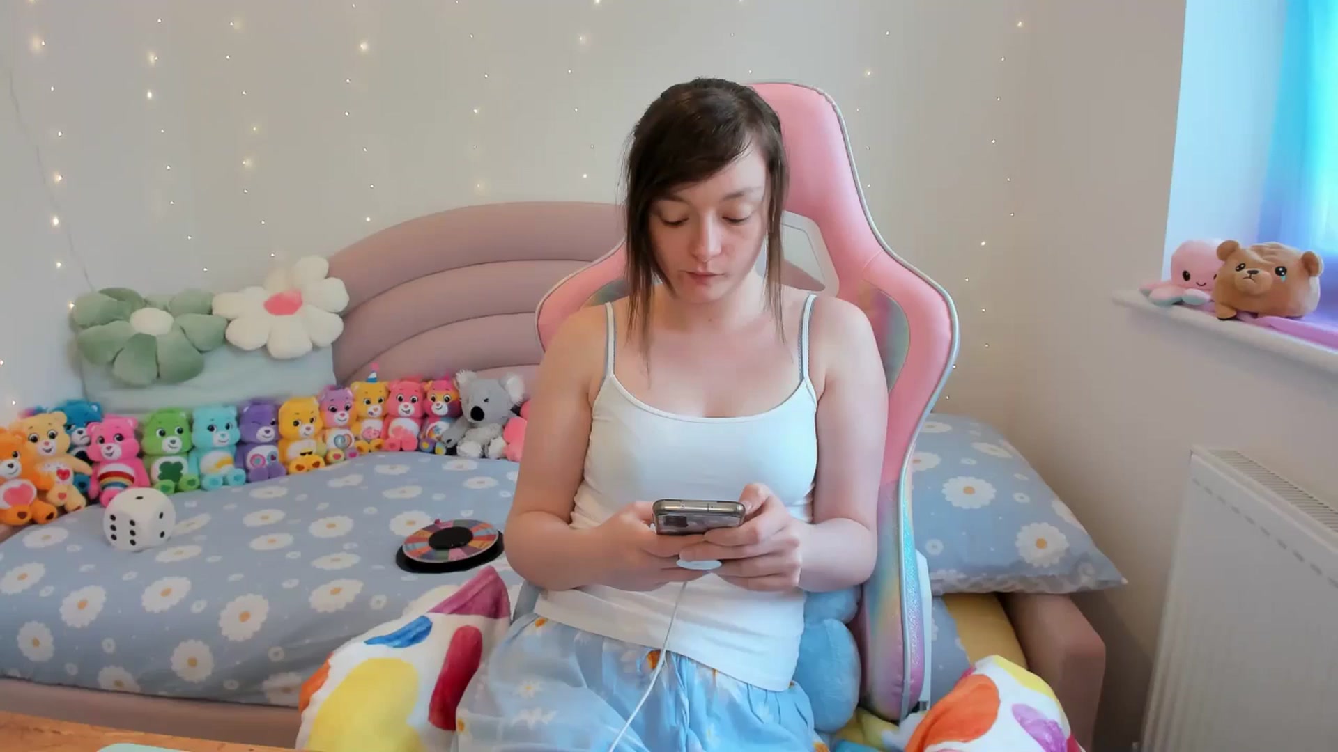 Gallery image thumbnail from JessieBear_'s myfreecams stream on, 05/02/2024, 15:30 image 19 of 20