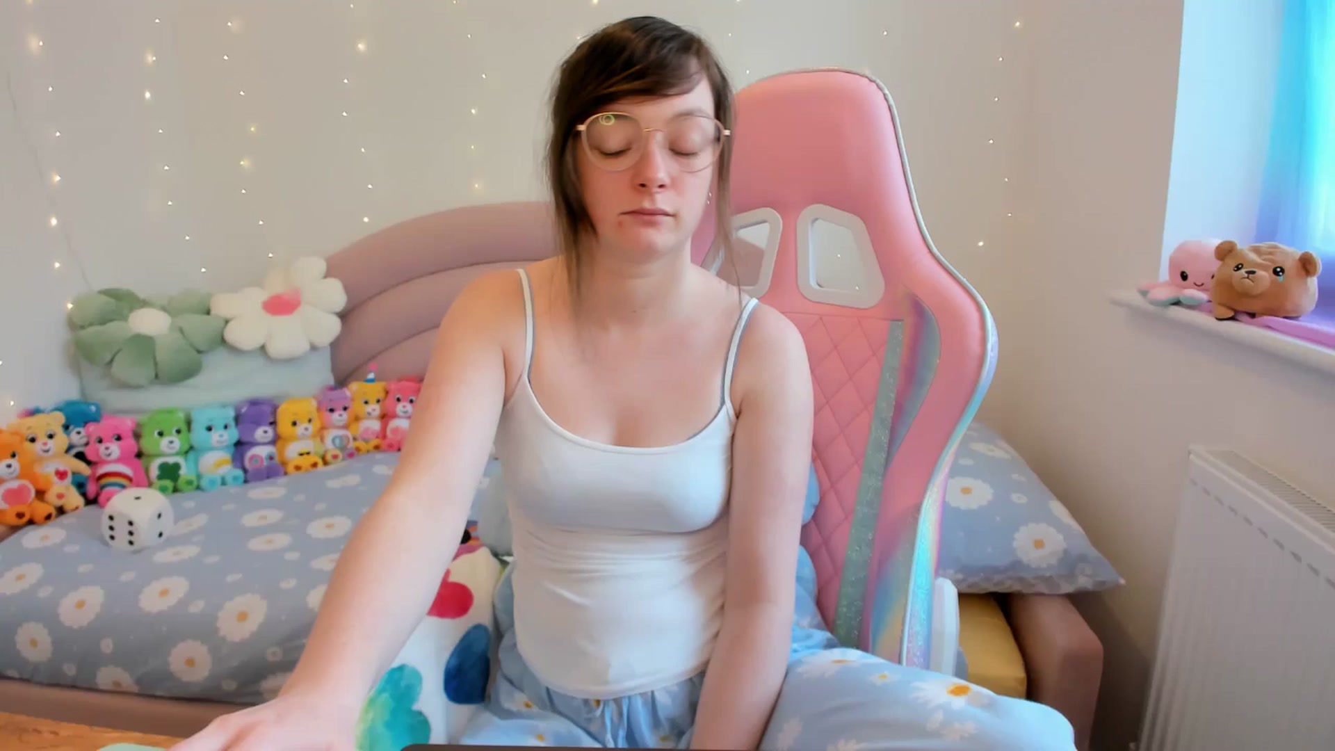 Gallery image thumbnail from JessieBear_'s myfreecams stream on, 05/02/2024, 15:30 image 1 of 20