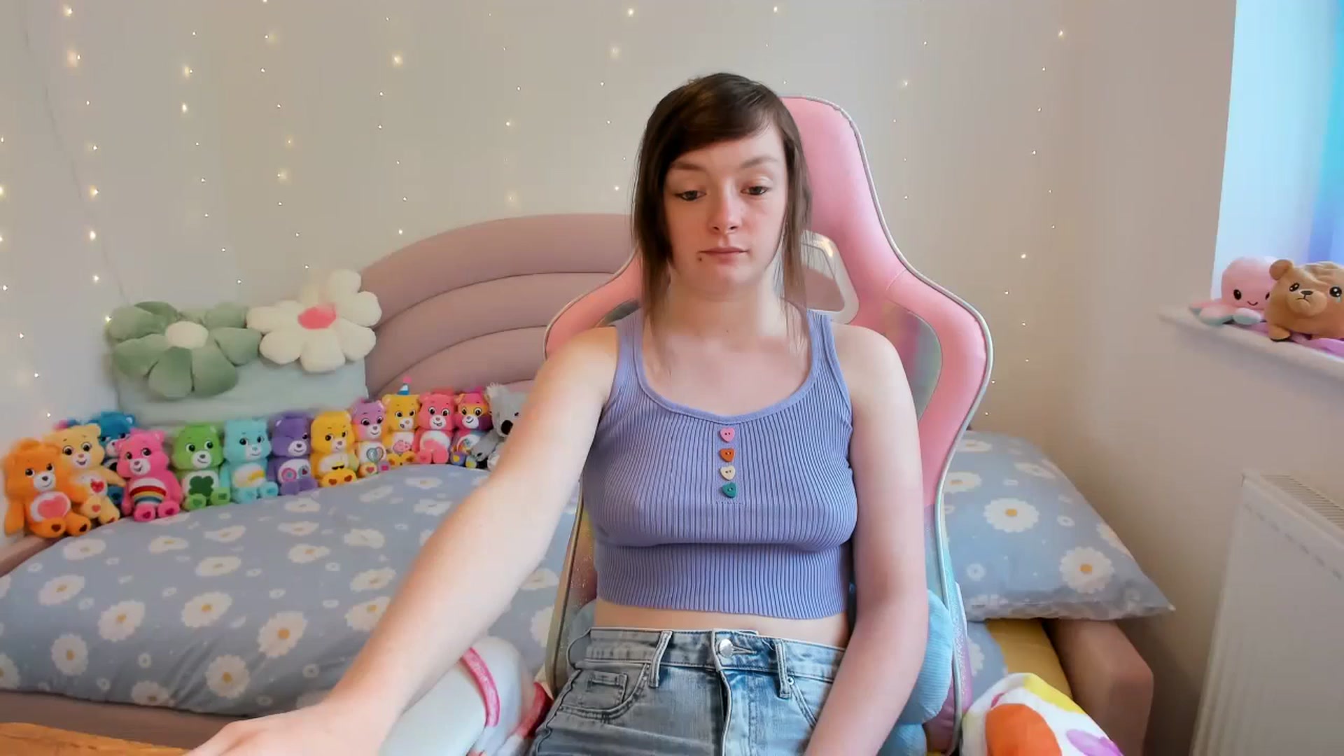 Gallery image thumbnail from JessieBear_'s myfreecams stream on, 05/08/2024, 15:20 image 16 of 20