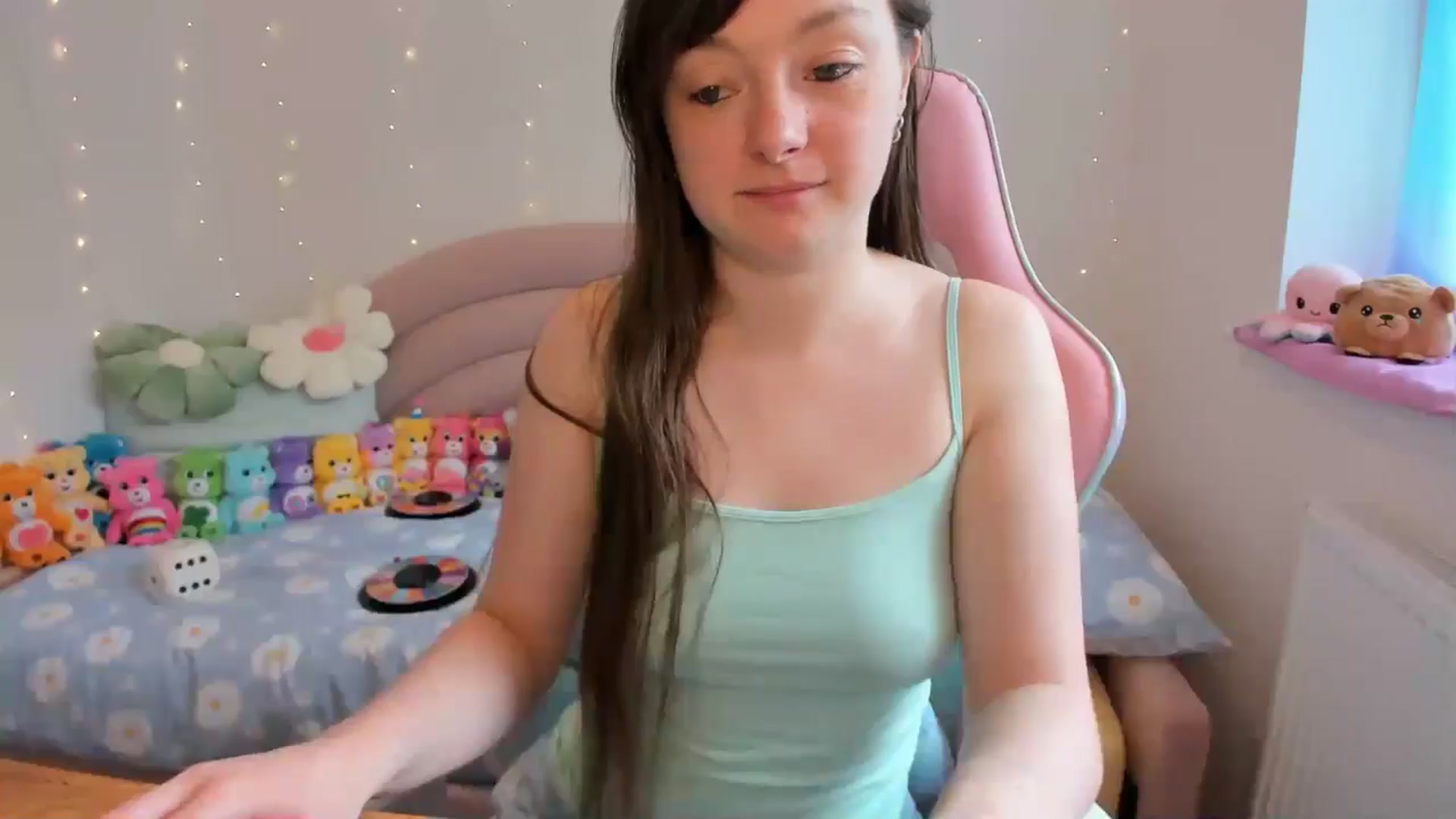 Gallery image thumbnail from JessieBear_'s myfreecams stream on, 05/16/2024, 12:42 image 18 of 20