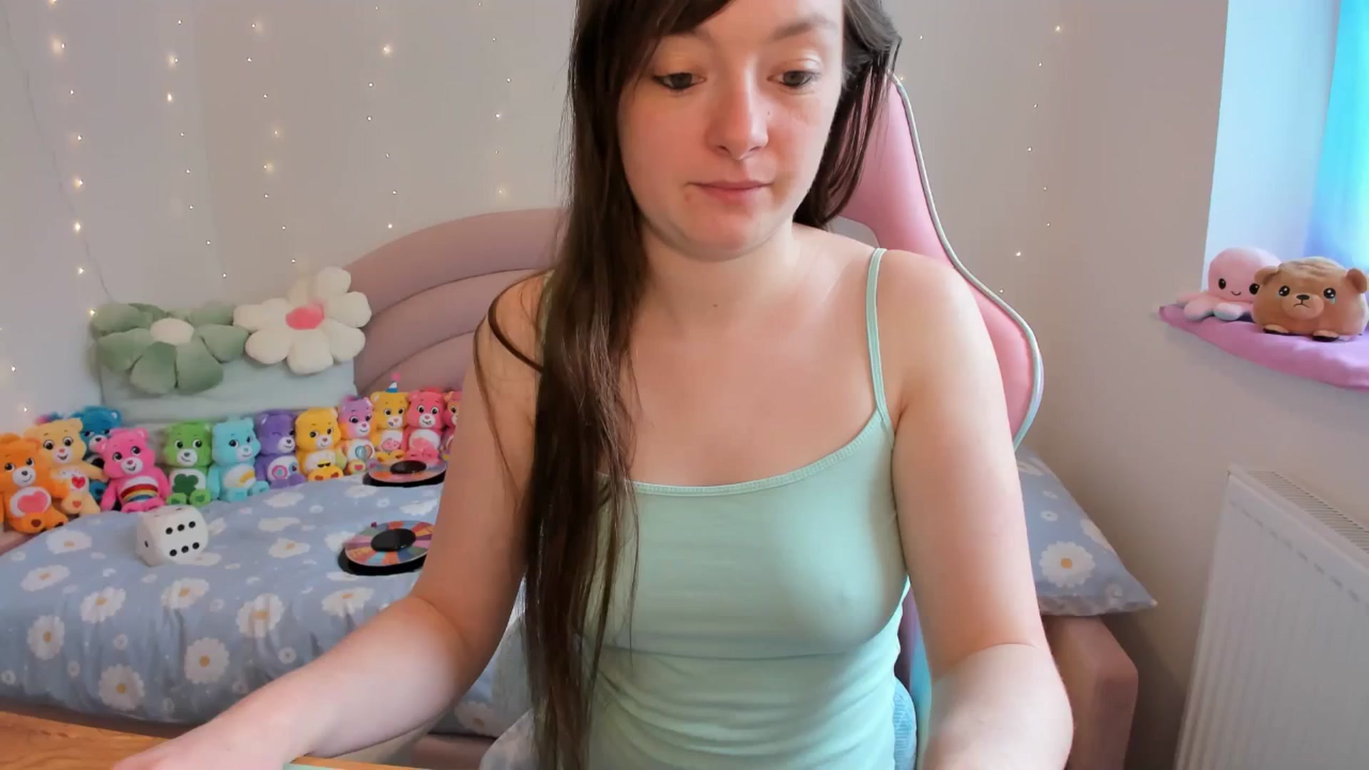 Gallery image thumbnail from JessieBear_'s myfreecams stream on, 05/16/2024, 12:42 image 16 of 20
