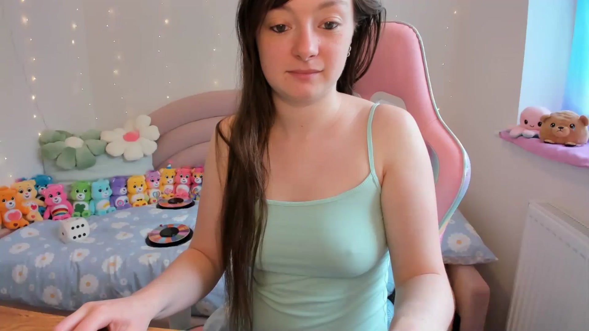 Gallery image thumbnail from JessieBear_'s myfreecams stream on, 05/16/2024, 12:42 image 13 of 20