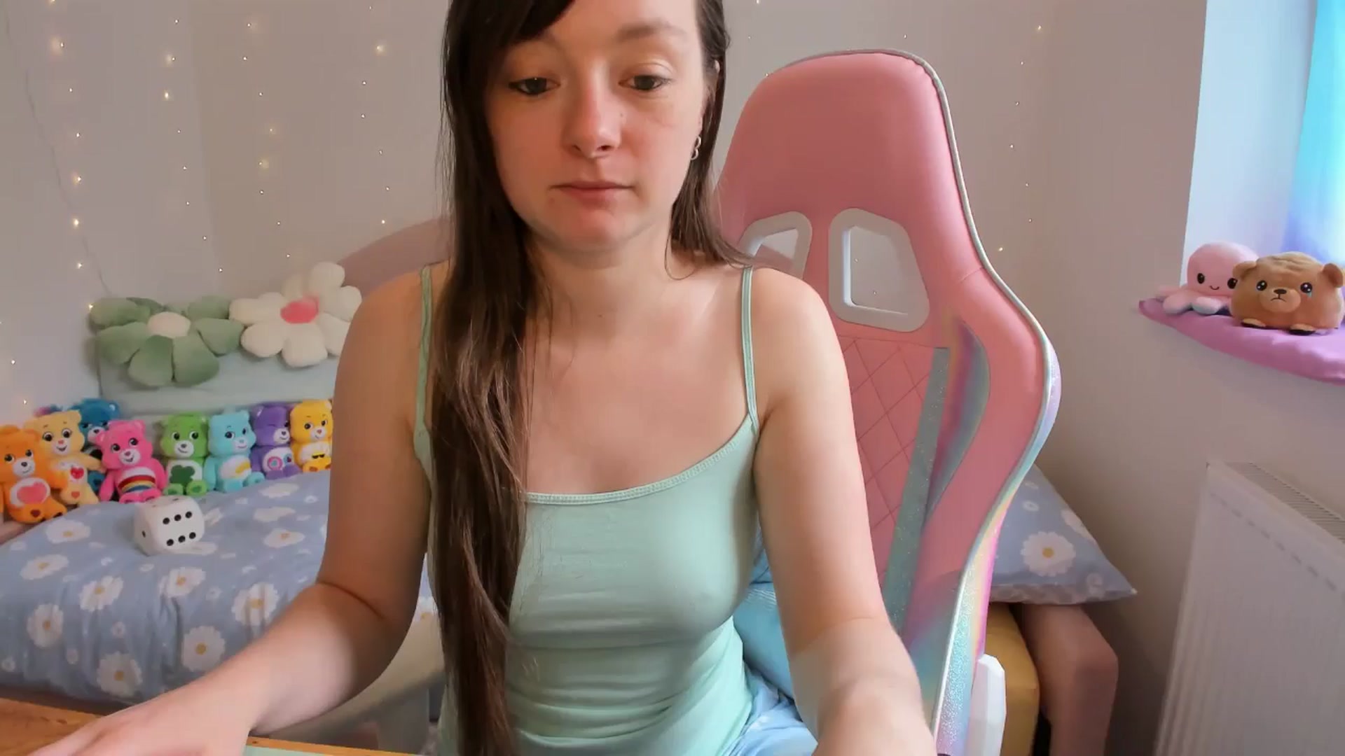 Gallery image thumbnail from JessieBear_'s myfreecams stream on, 05/16/2024, 13:33 image 1 of 20