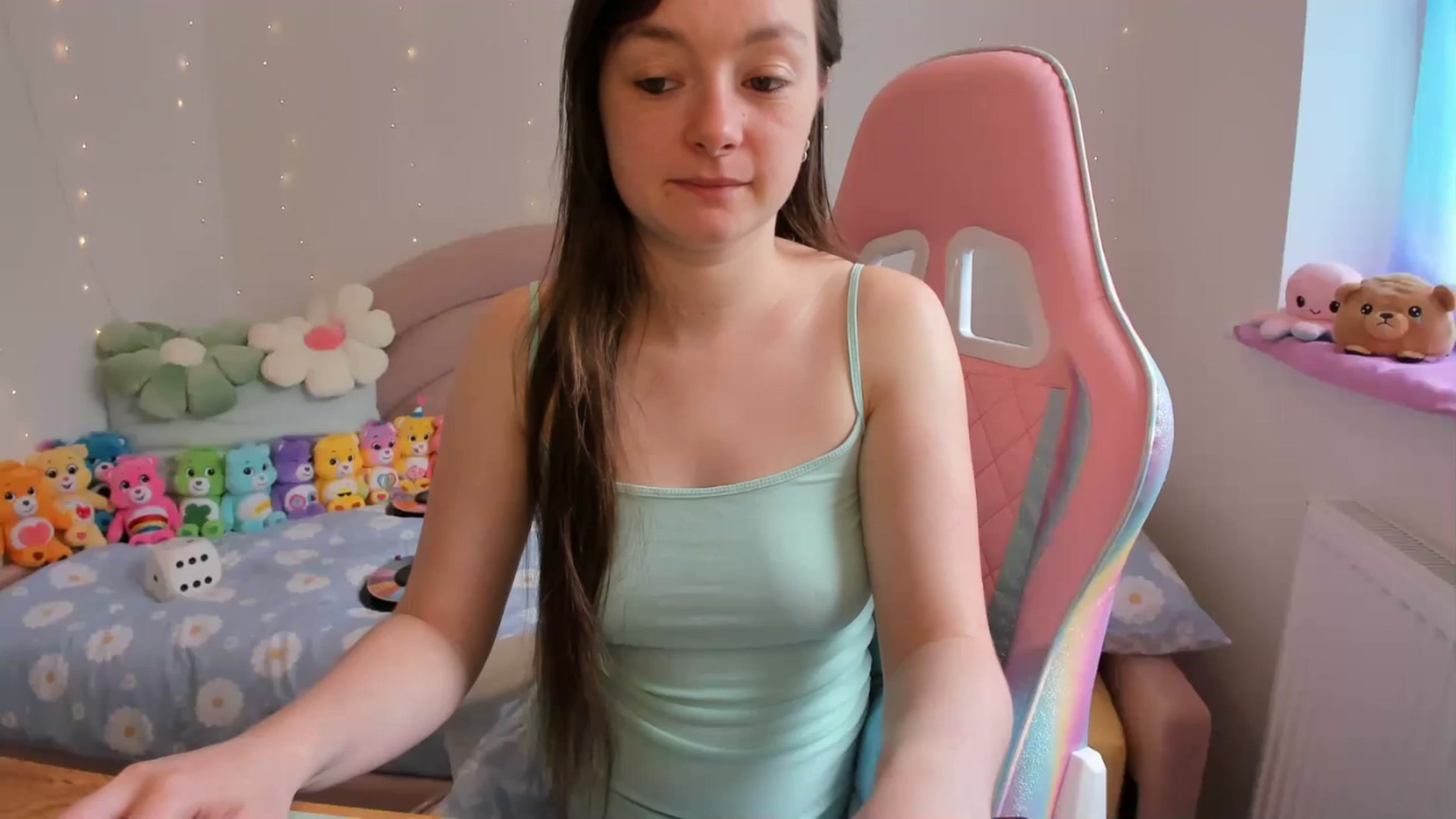 Gallery image thumbnail from JessieBear_'s myfreecams stream on, 05/16/2024, 13:33 image 8 of 20