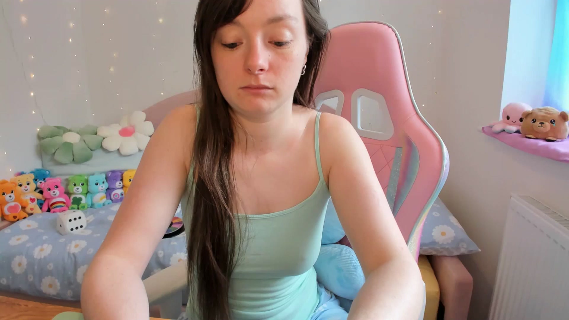 Gallery image thumbnail from JessieBear_'s myfreecams stream on, 05/16/2024, 13:33 image 3 of 20