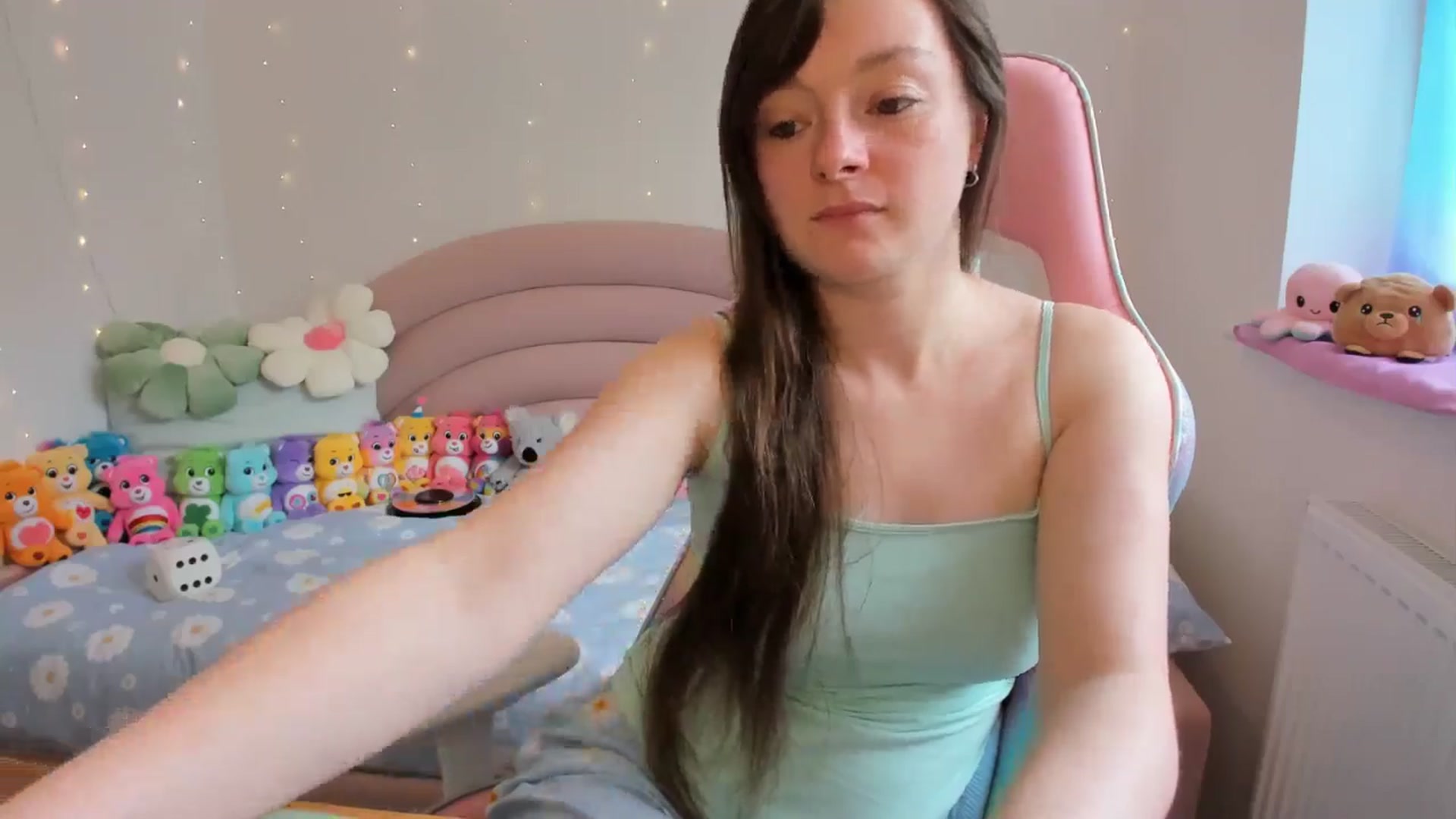 Gallery image thumbnail from JessieBear_'s myfreecams stream on, 05/16/2024, 13:48 image 17 of 20