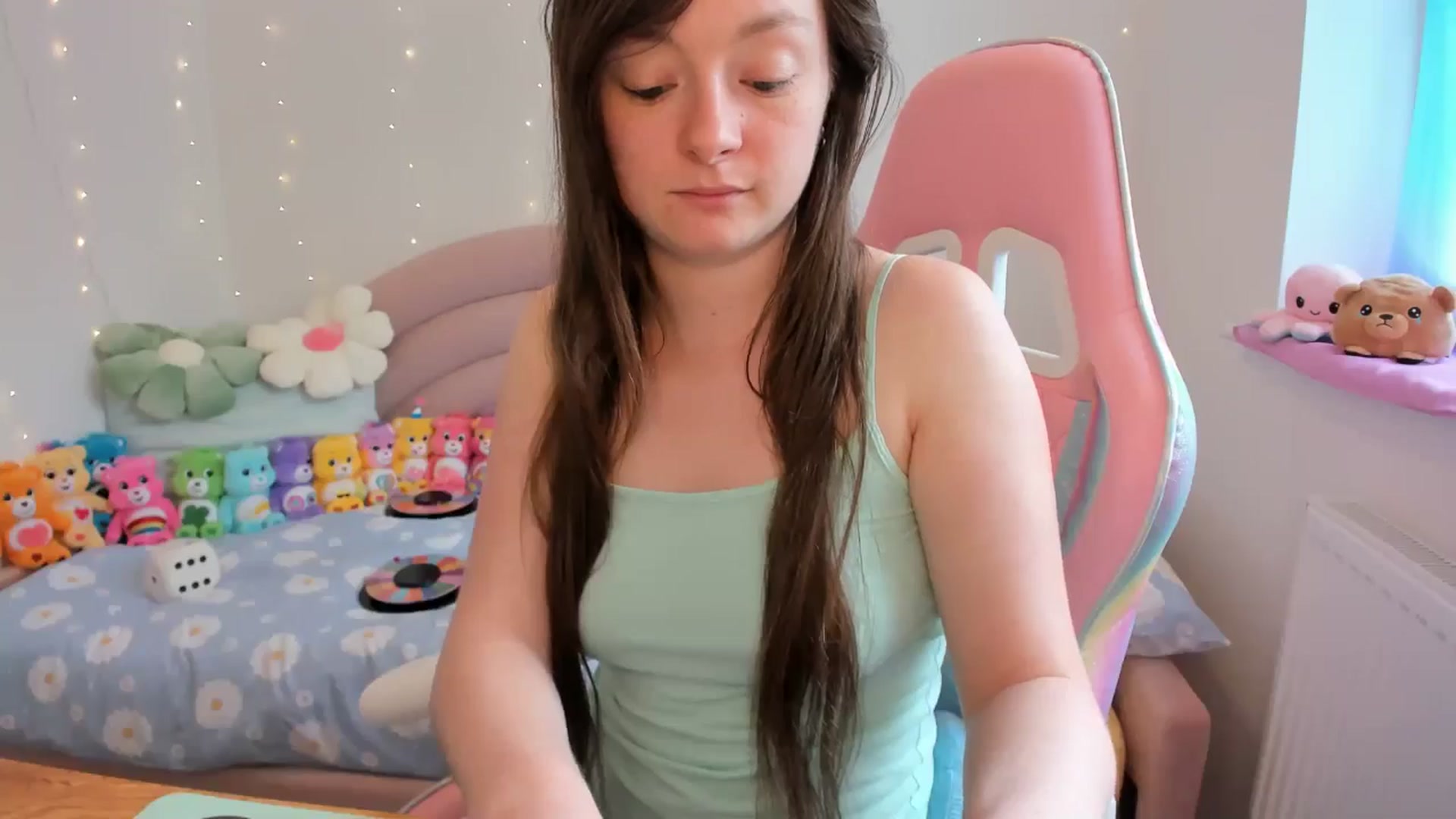 Gallery image thumbnail from JessieBear_'s myfreecams stream on, 05/16/2024, 14:26 image 6 of 20