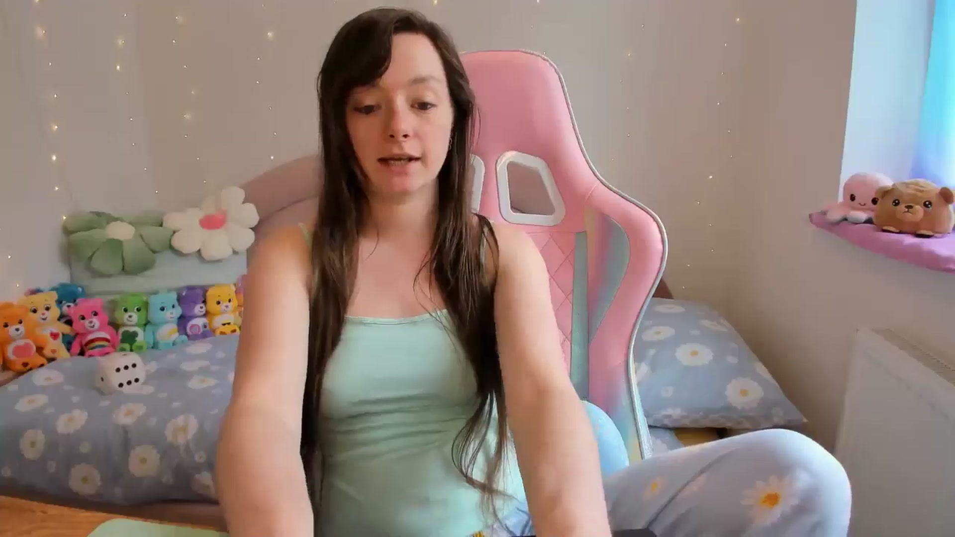 Gallery image thumbnail from JessieBear_'s myfreecams stream on, 05/16/2024, 14:26 image 12 of 20