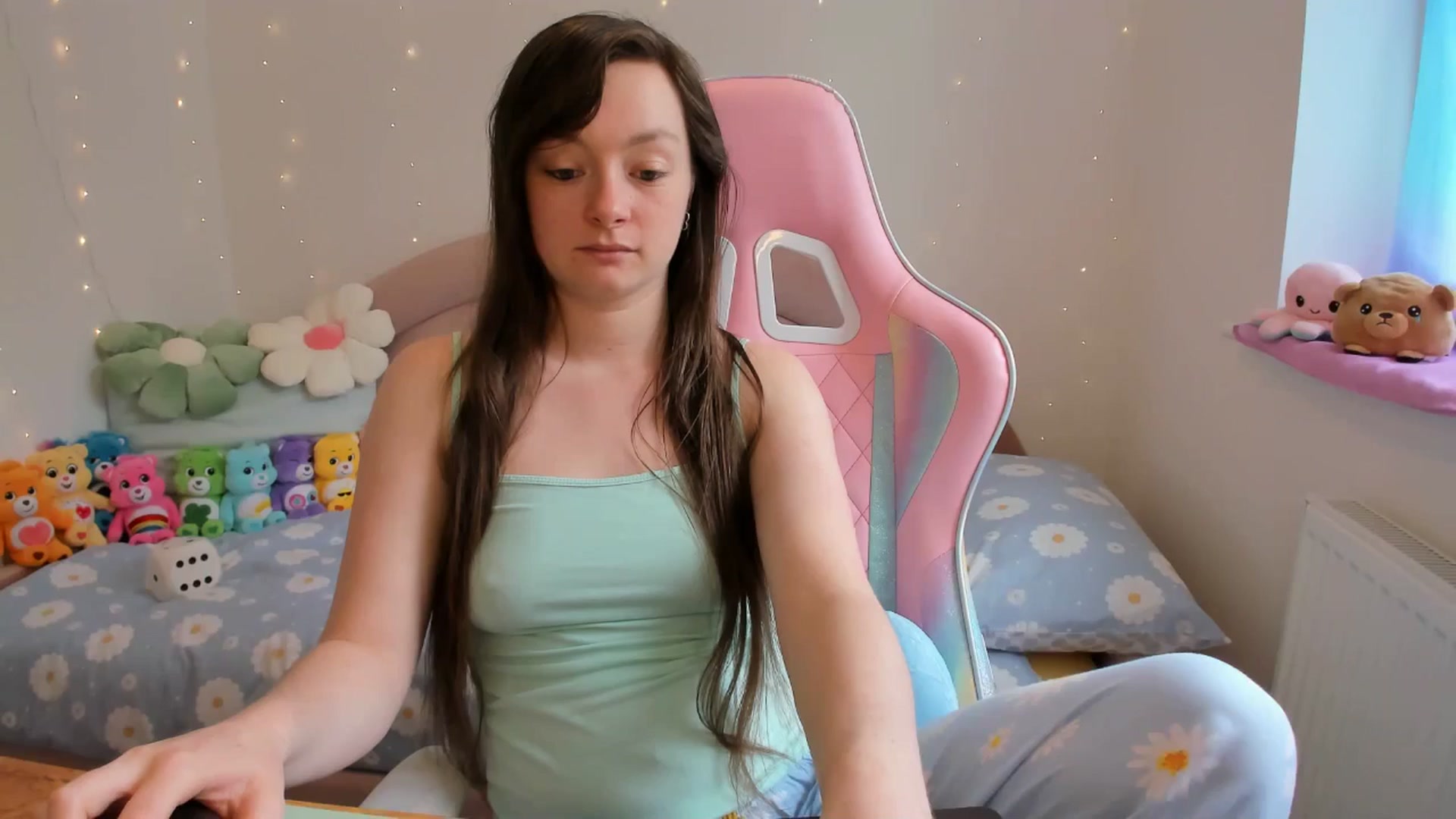 Gallery image thumbnail from JessieBear_'s myfreecams stream on, 05/16/2024, 14:26 image 10 of 20