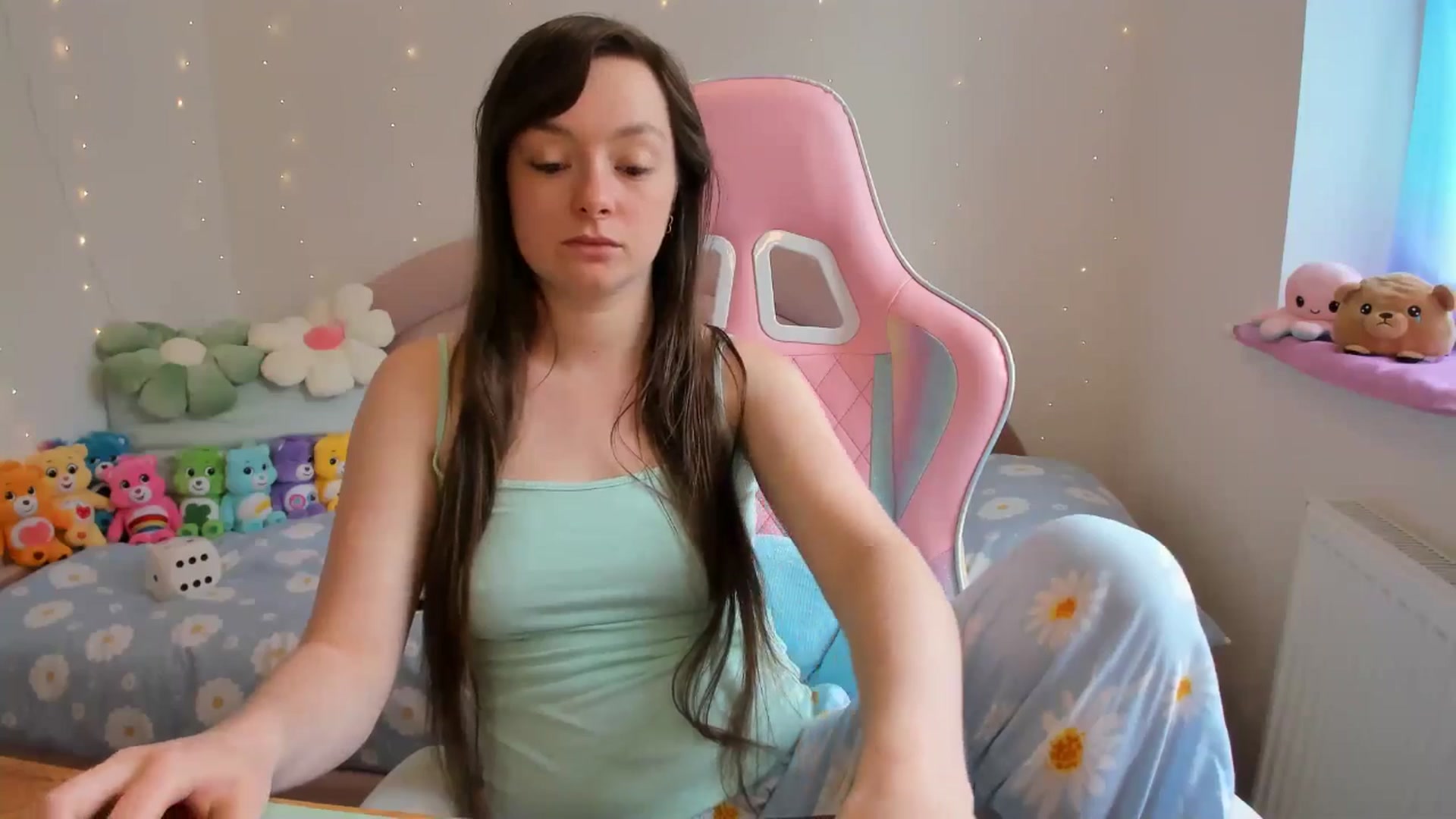 Gallery image thumbnail from JessieBear_'s myfreecams stream on, 05/16/2024, 14:26 image 13 of 20
