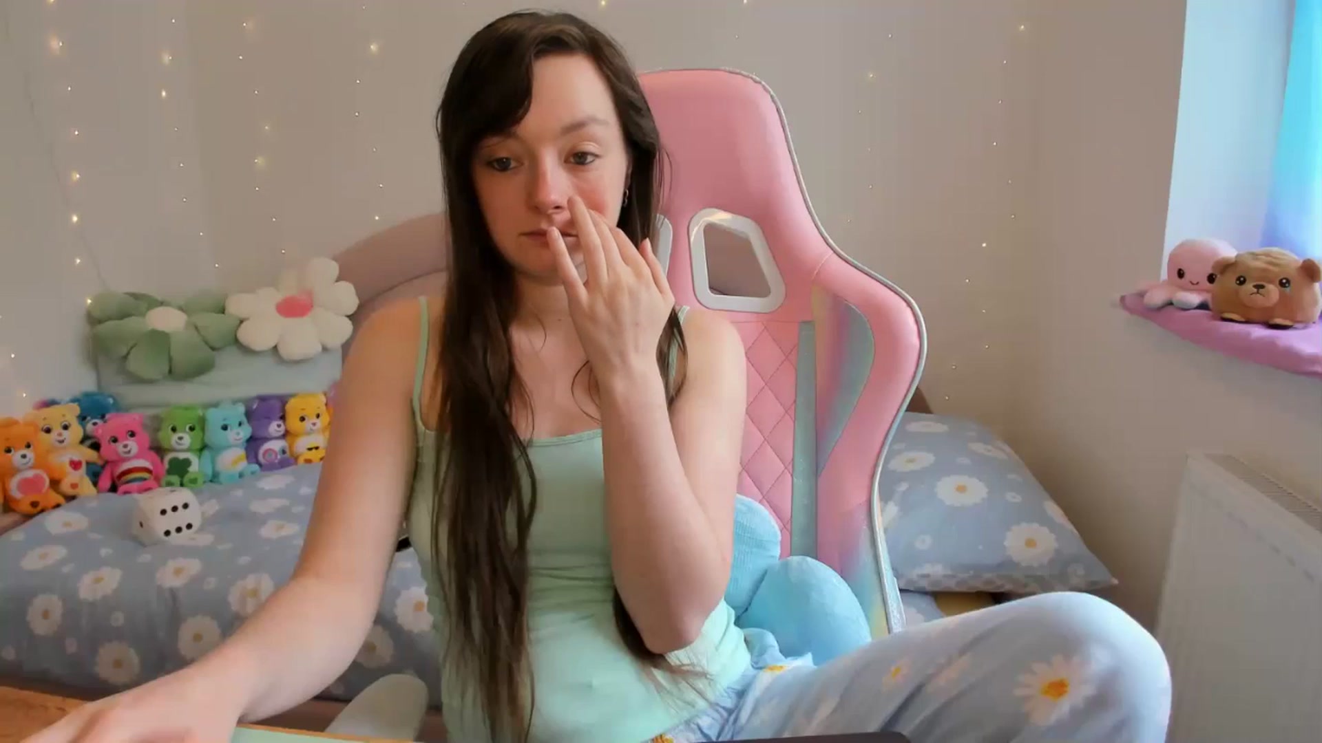 Gallery image thumbnail from JessieBear_'s myfreecams stream on, 05/16/2024, 14:26 image 9 of 20