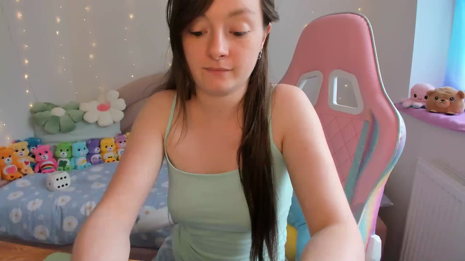 Gallery image thumbnail from JessieBear_'s myfreecams stream on, 05/16/2024, 15:42 image 17 of 20