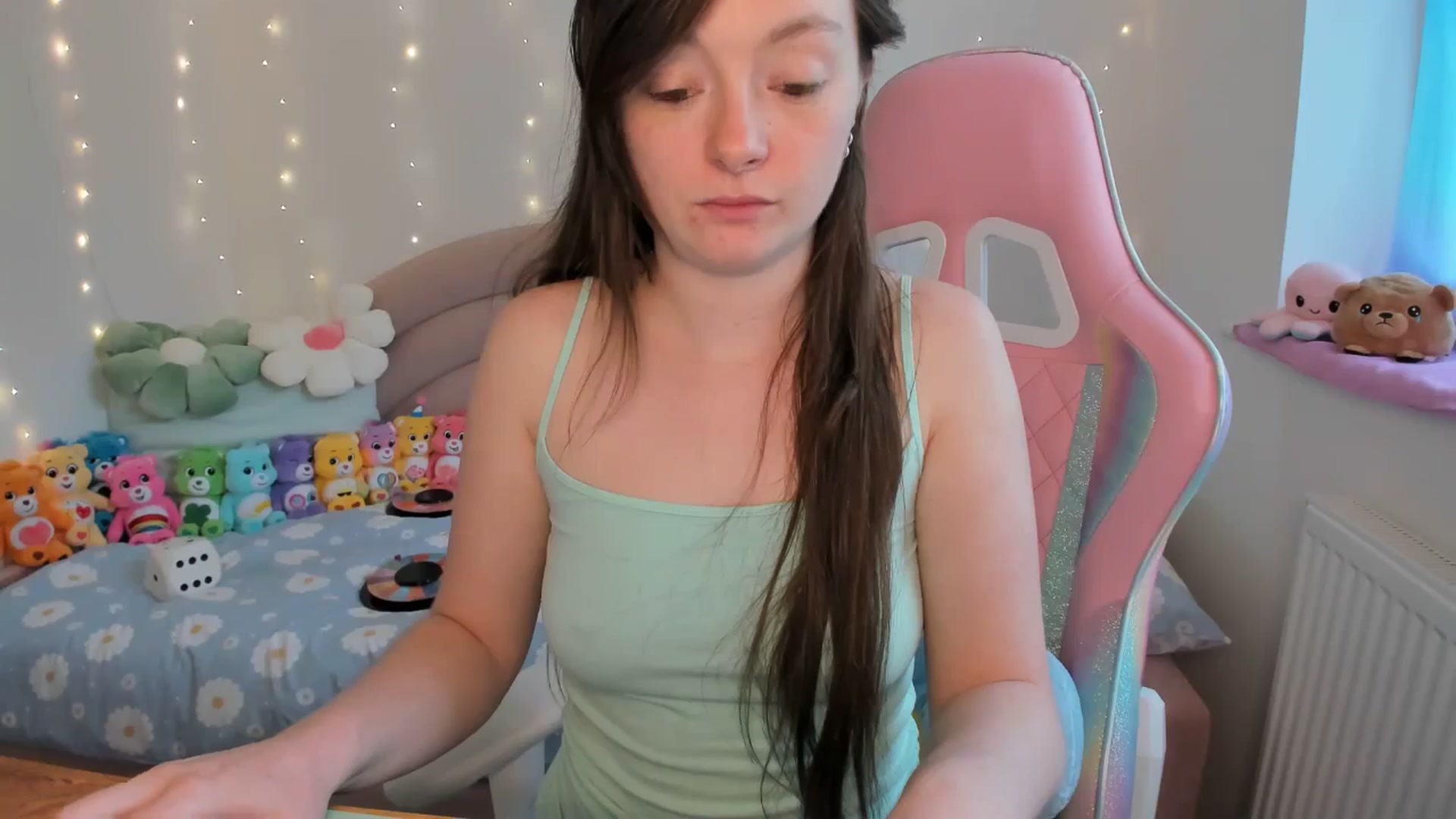 Gallery image thumbnail from JessieBear_'s myfreecams stream on, 05/16/2024, 15:42 image 9 of 20