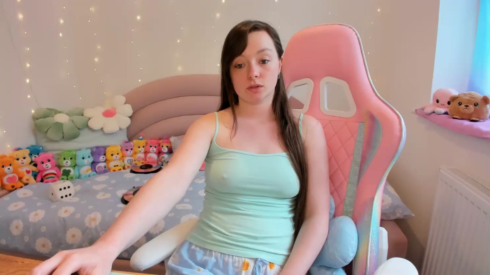 Gallery image thumbnail from JessieBear_'s myfreecams stream on, 05/16/2024, 15:42 image 2 of 20