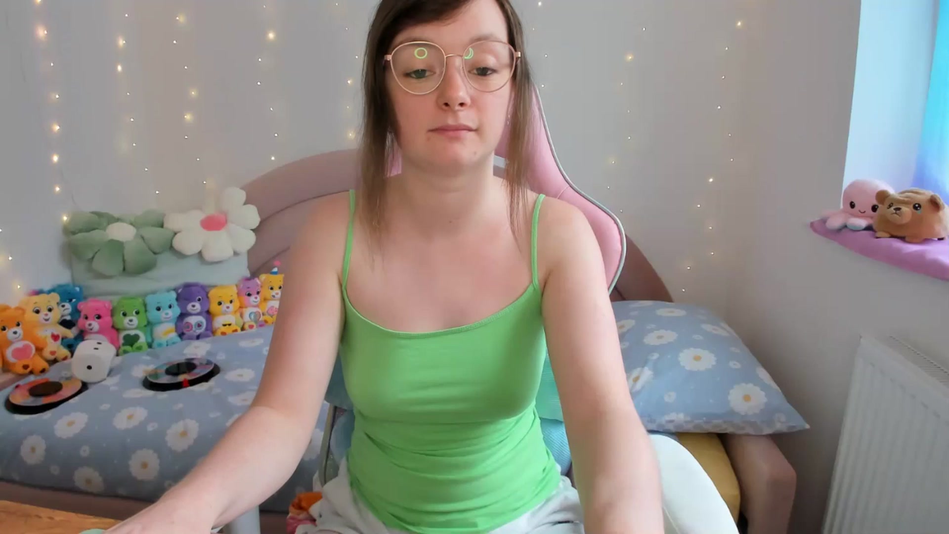 Gallery image thumbnail from JessieBear_'s myfreecams stream on, 05/20/2024, 17:27 image 15 of 20