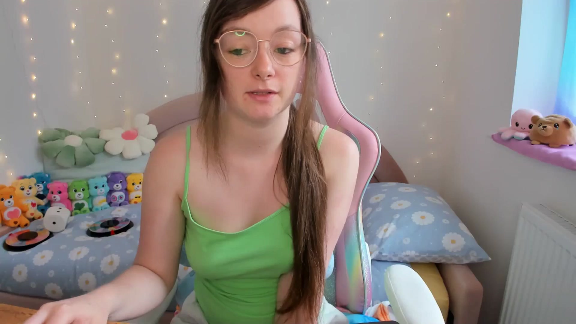 Gallery image thumbnail from JessieBear_'s myfreecams stream on, 05/20/2024, 17:27 image 13 of 20