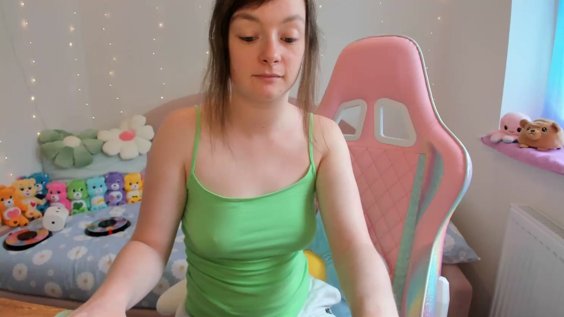 Gallery image thumbnail from JessieBear_'s myfreecams stream on, 05/20/2024, 17:27 image 4 of 20