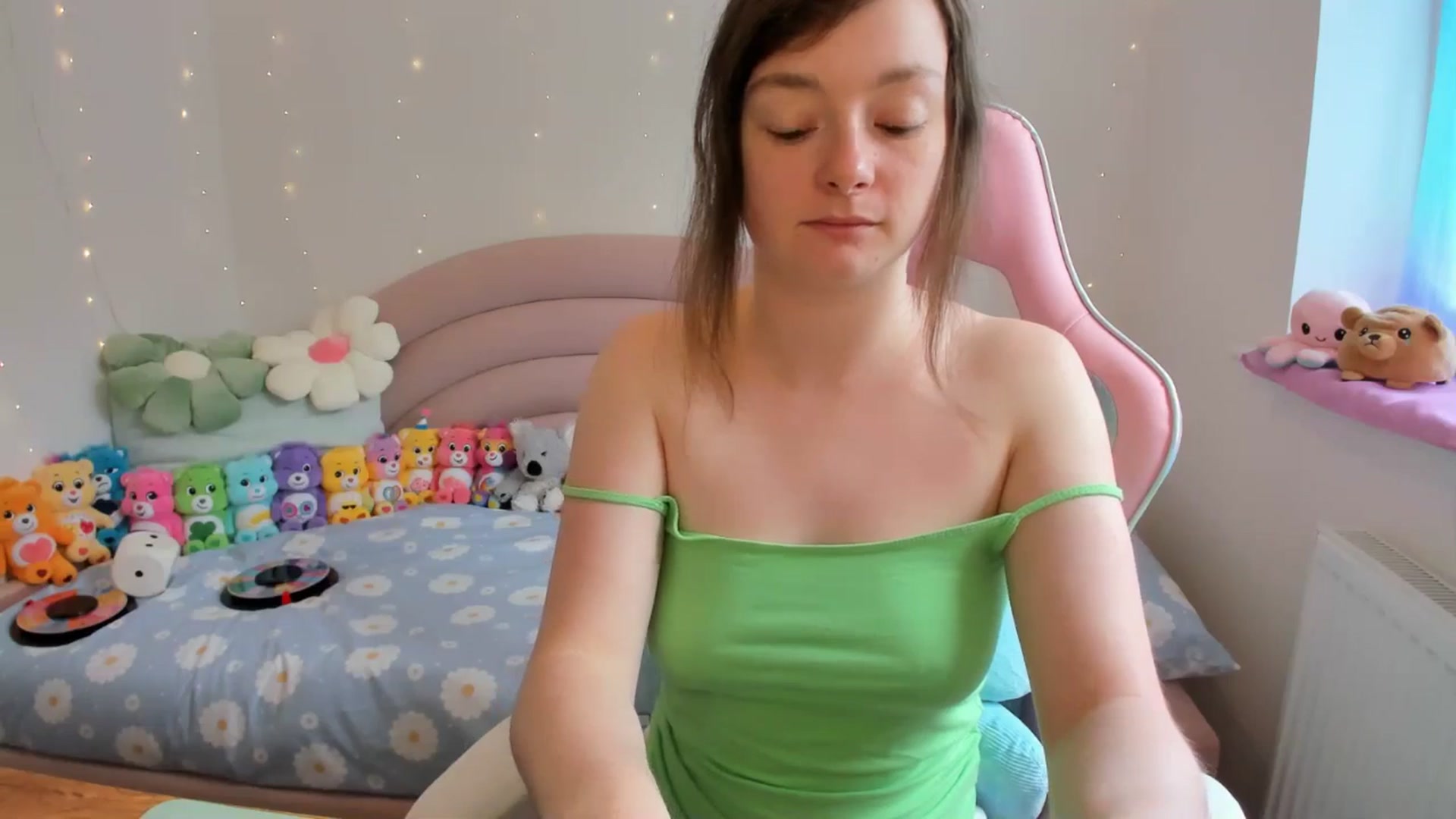 Gallery image thumbnail from JessieBear_'s myfreecams stream on, 05/20/2024, 17:27 image 2 of 20