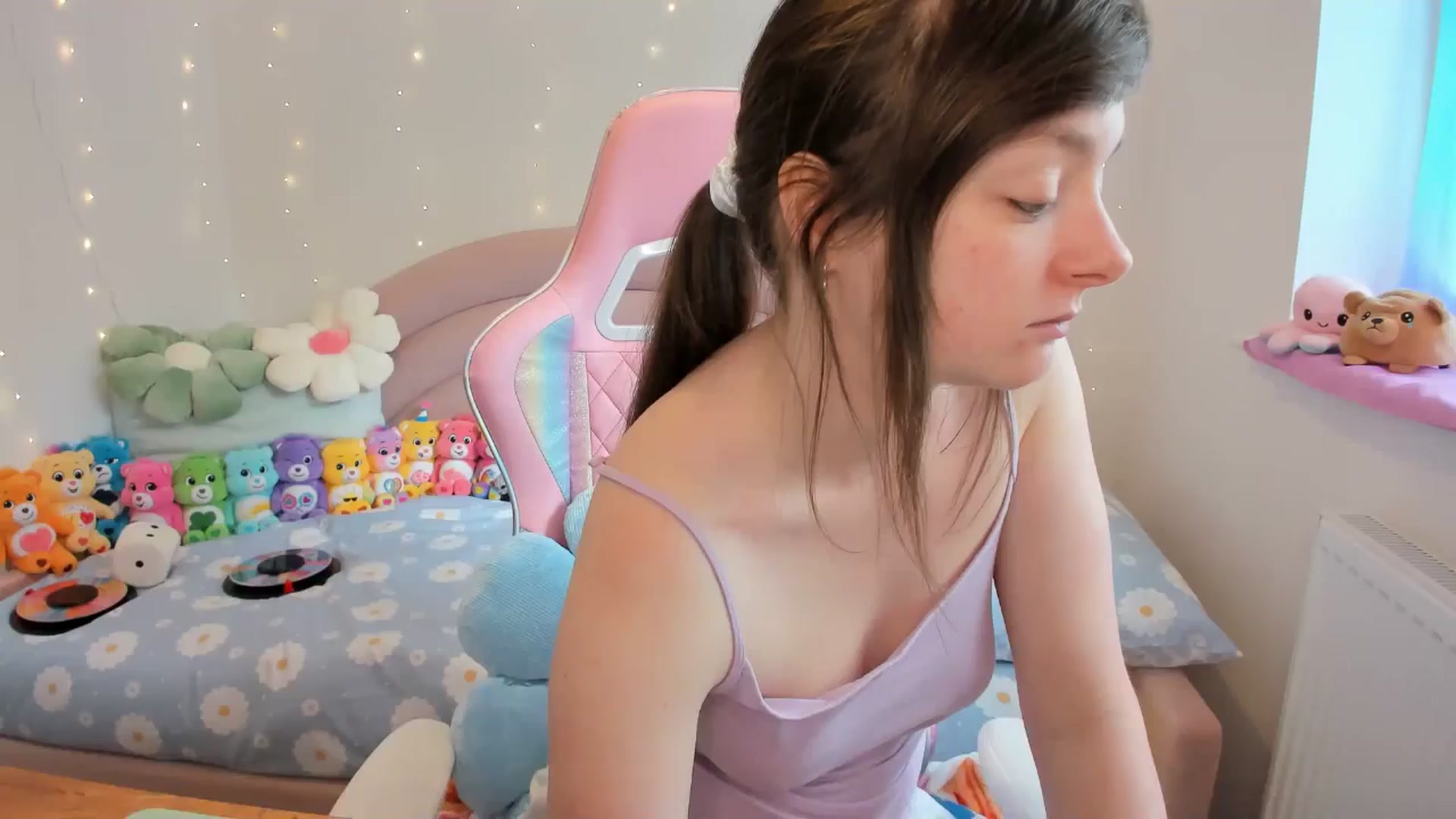 Gallery image thumbnail from JessieBear_'s myfreecams stream on, 05/21/2024, 13:29 image 5 of 20