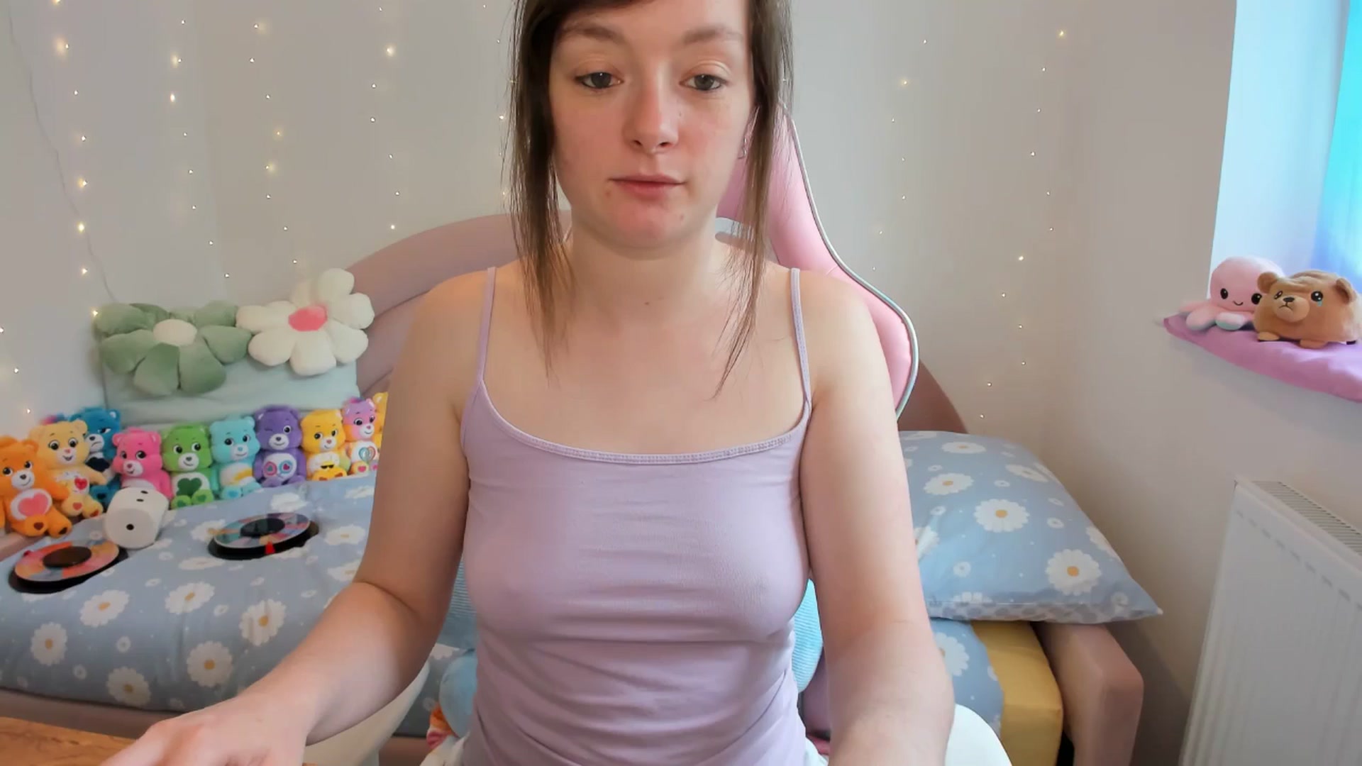 Gallery image thumbnail from JessieBear_'s myfreecams stream on, 05/21/2024, 14:24 image 9 of 20