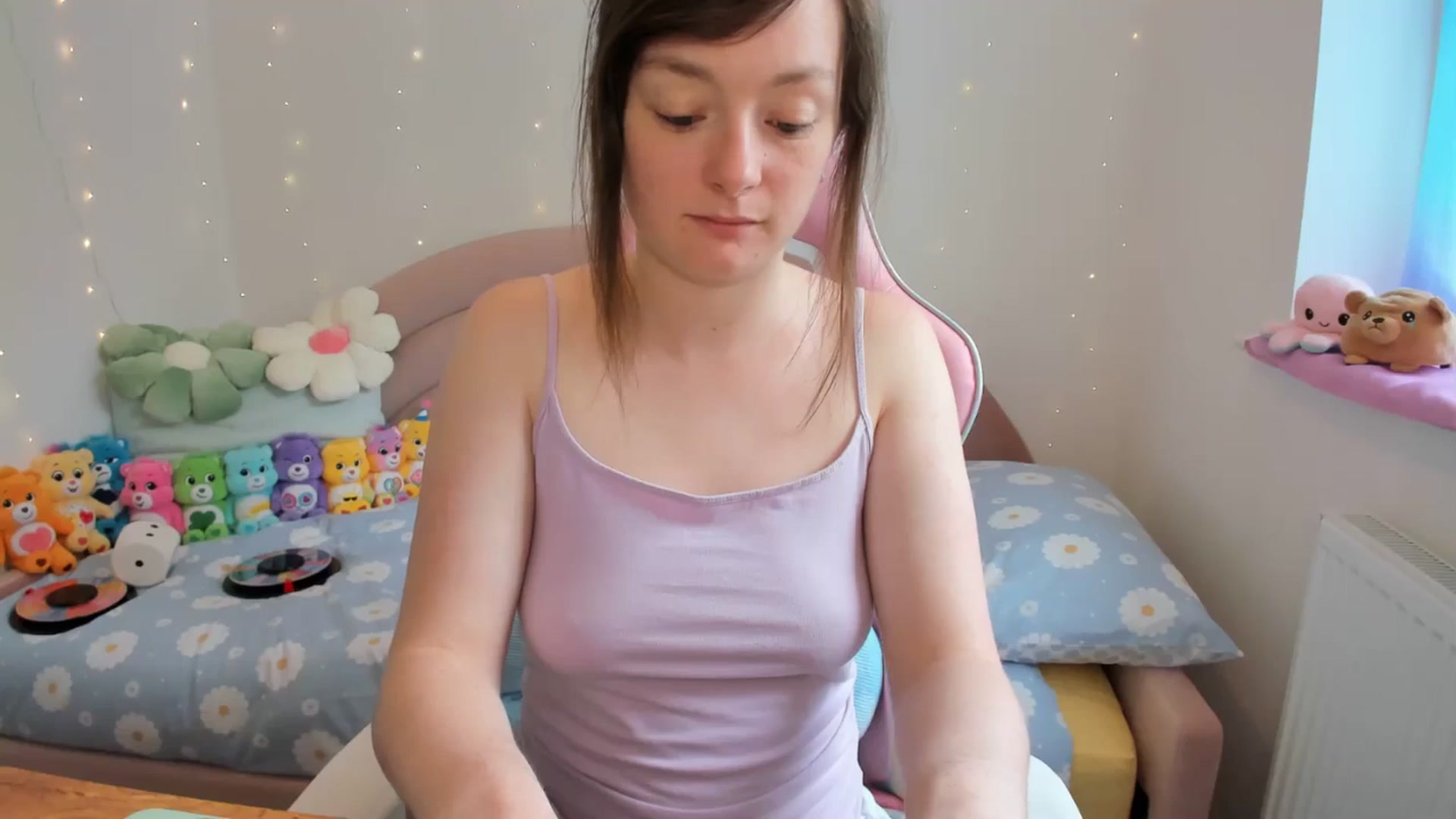 Gallery image thumbnail from JessieBear_'s myfreecams stream on, 05/21/2024, 14:24 image 13 of 20