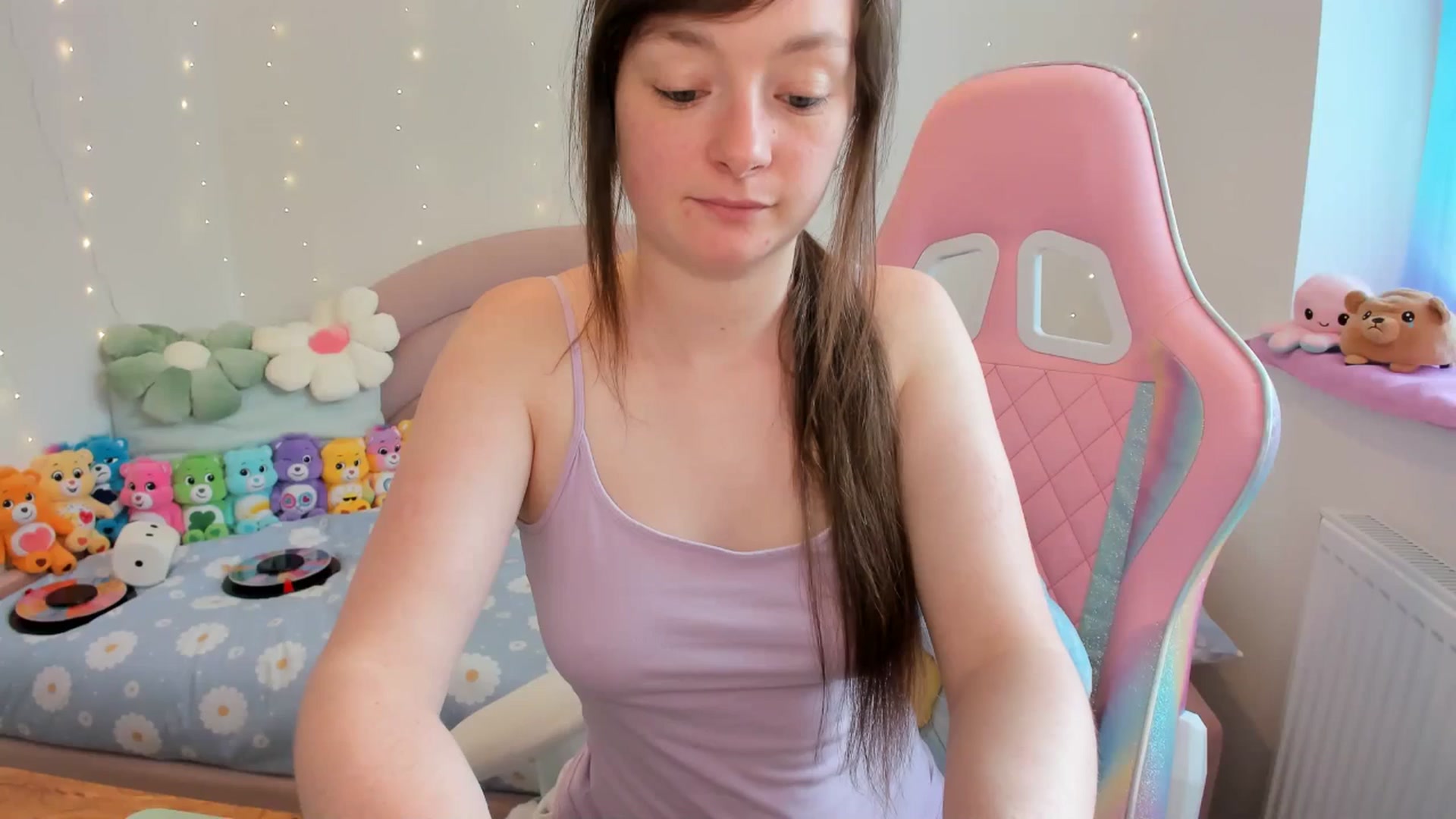 Gallery image thumbnail from JessieBear_'s myfreecams stream on, 05/21/2024, 15:21 image 2 of 20