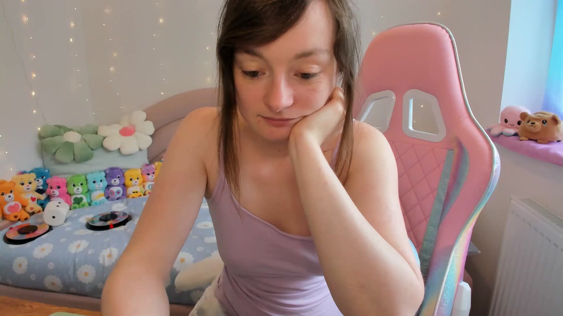 Gallery image thumbnail from JessieBear_'s myfreecams stream on, 05/21/2024, 15:21 image 9 of 20