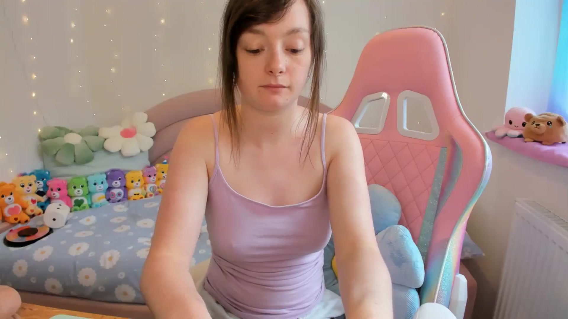 Gallery image thumbnail from JessieBear_'s myfreecams stream on, 05/21/2024, 17:26 image 16 of 20
