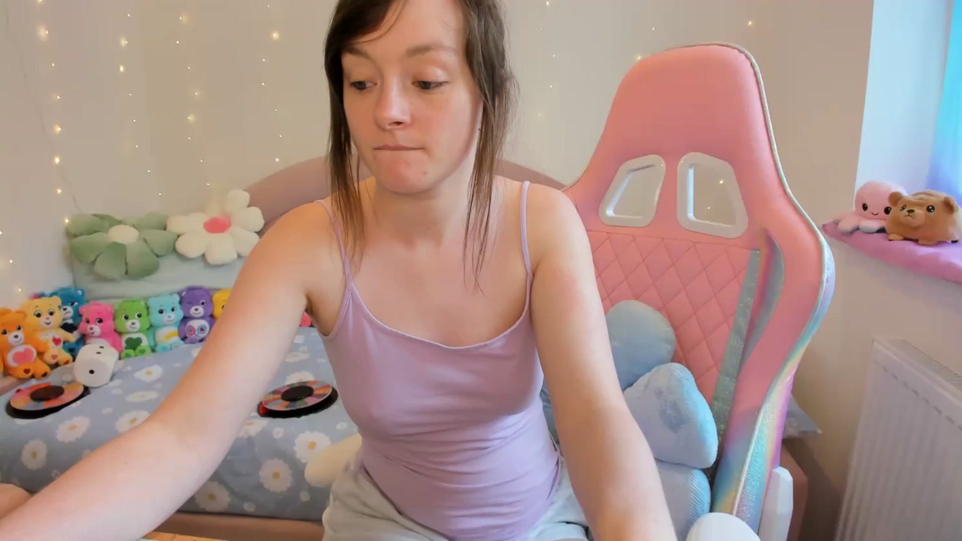 Gallery image thumbnail from JessieBear_'s myfreecams stream on, 05/21/2024, 17:26 image 10 of 20