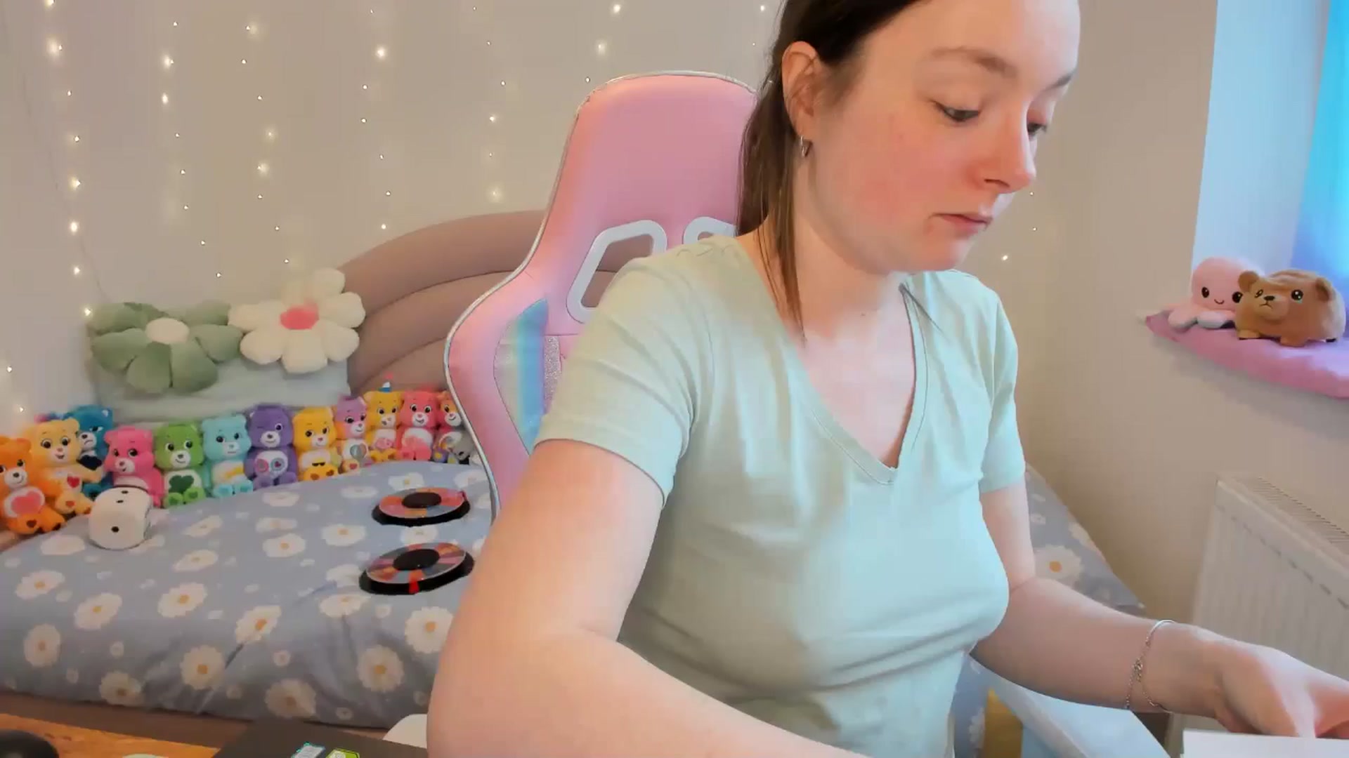 Gallery image thumbnail from JessieBear_'s myfreecams stream on, 05/23/2024, 15:32 image 17 of 20